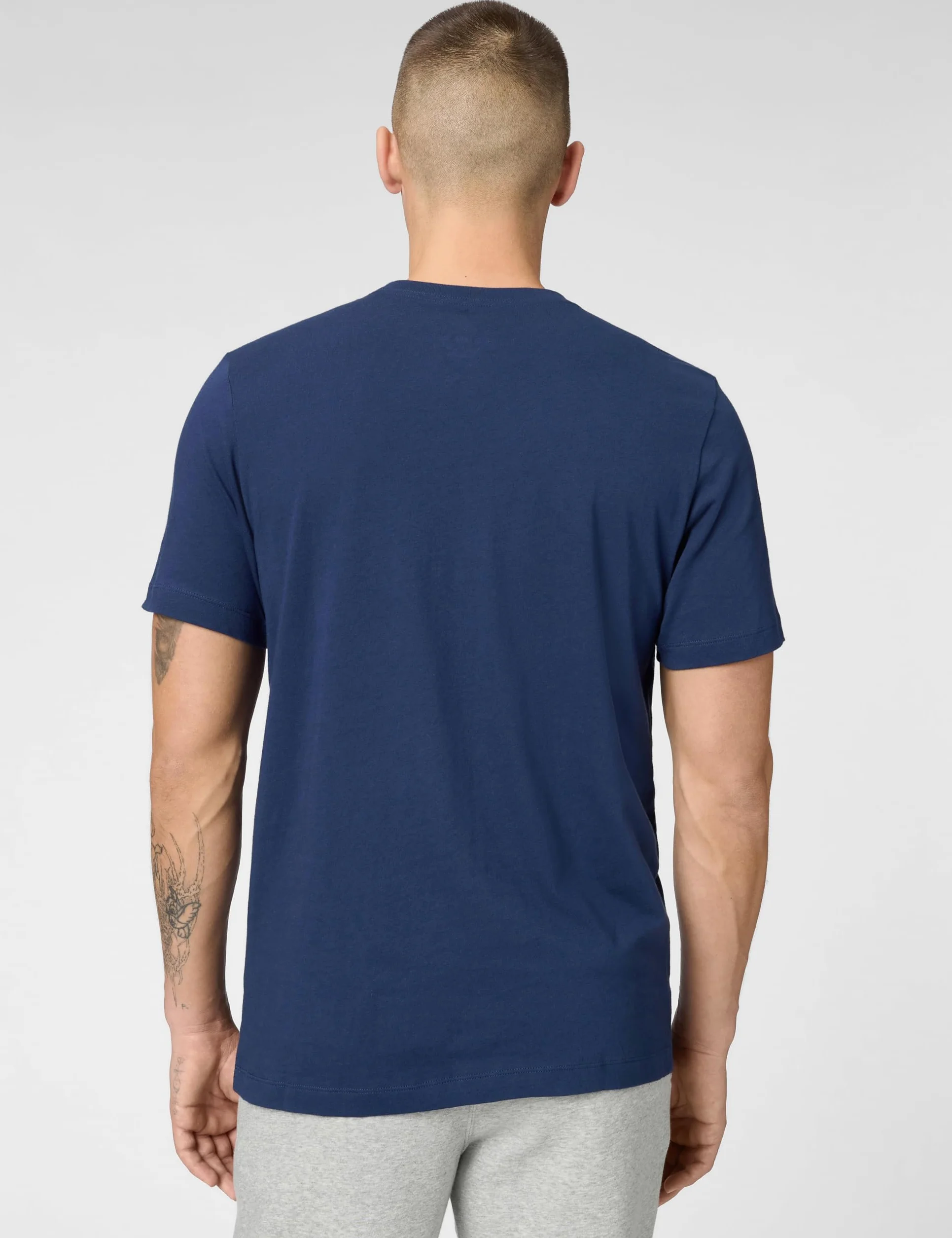 NIKE Men's Sportswear Club T-Shirt