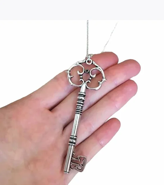 Collana Con Ciondolo Chiave 8cm Argento Cosplay Retrò ET169