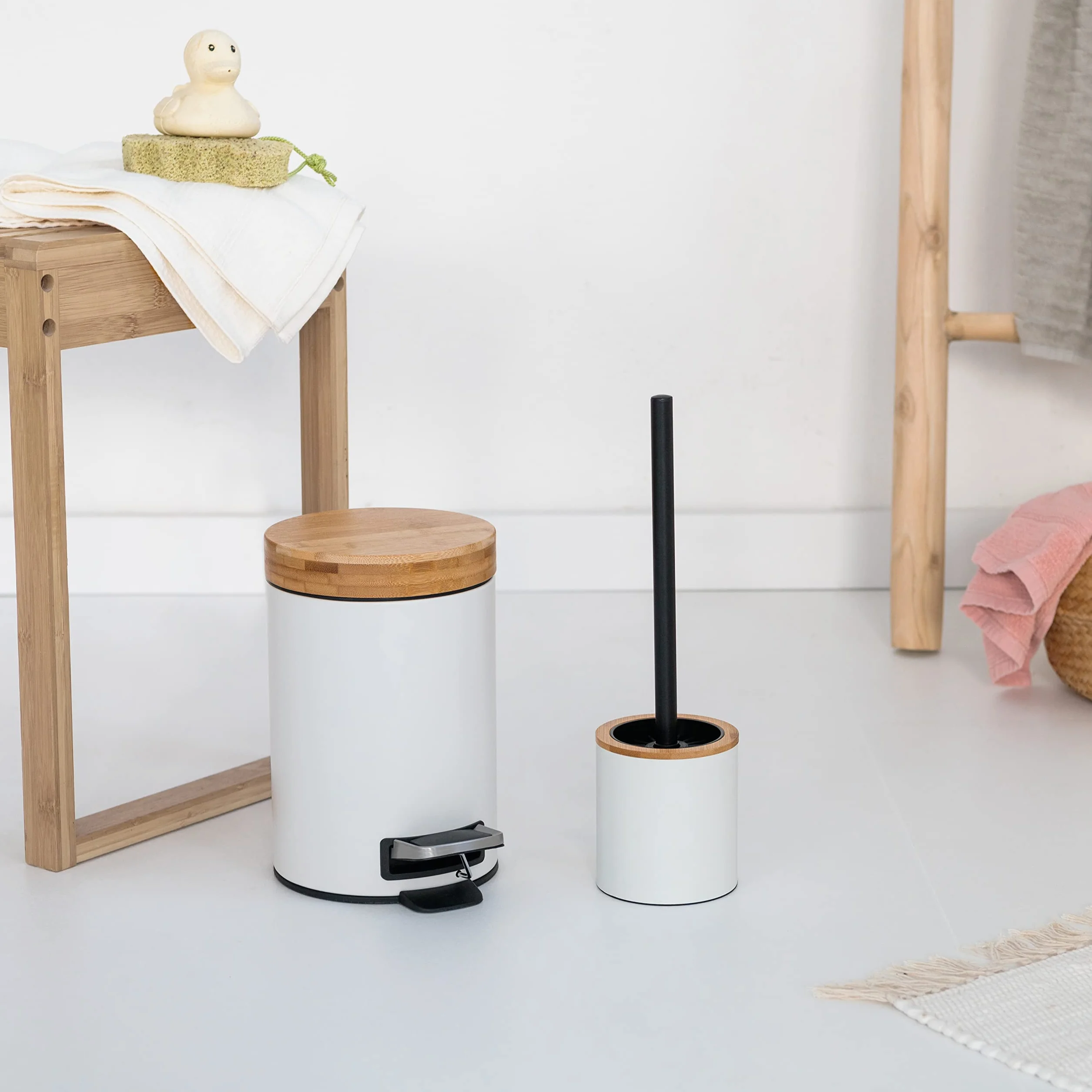 Kazai Cestino da Bagno Design 3 Litri Bambù Superiore Chiusura Silenziosa Bianco
