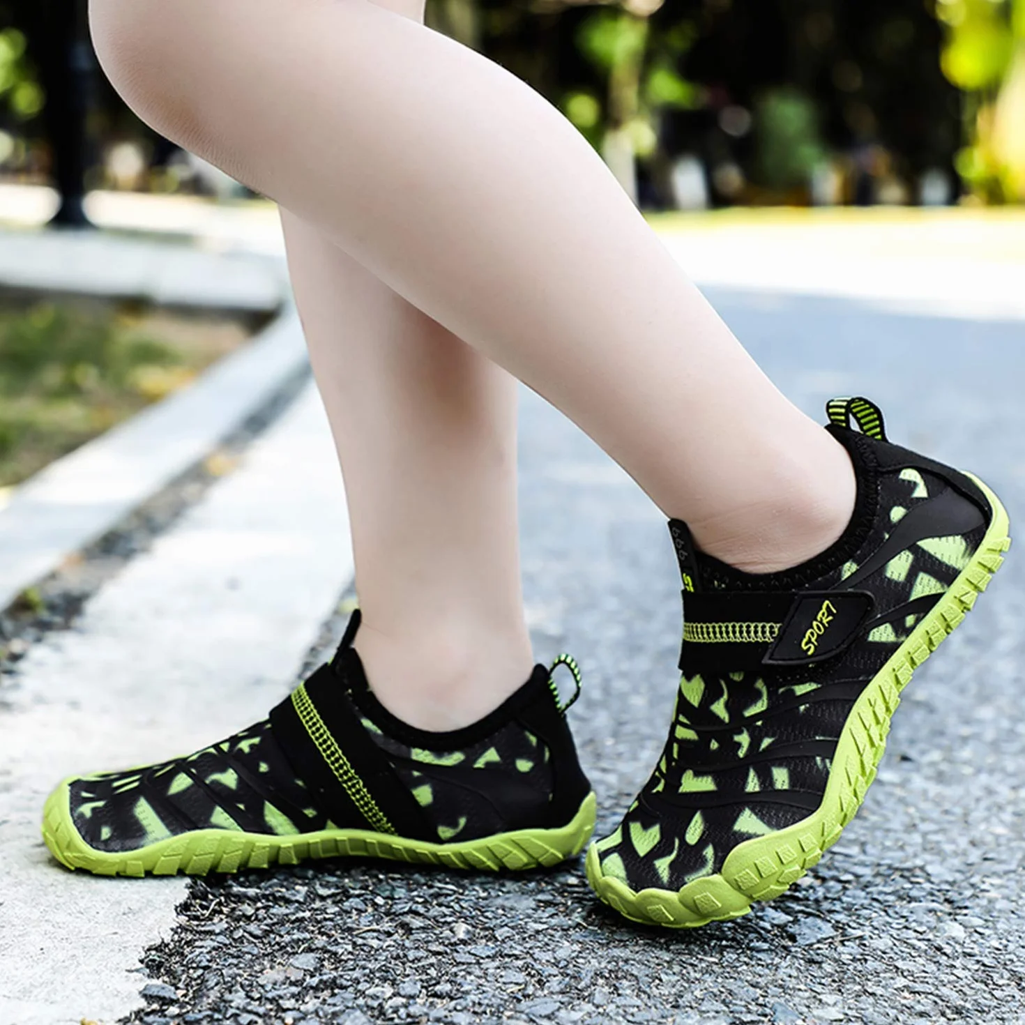 Lvptsh Scarpe da Immersione Bambini Ragazze Ragazzi Mare Spiaggia Asciugatura Rapida Scoglio Acqua Piedi Nudi Beach Swim Surf Yoga 29-38 EU