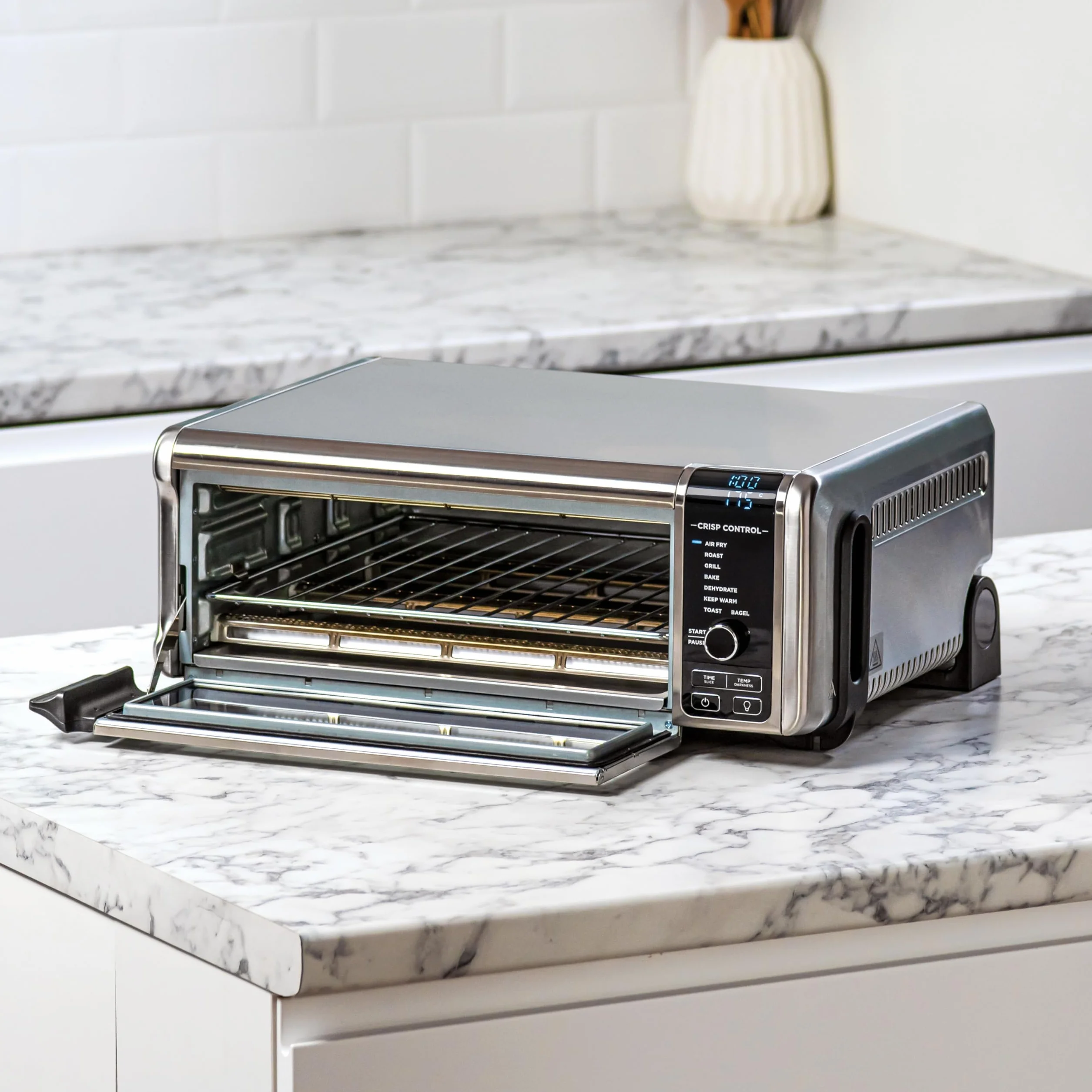 Ninja Foodi Forno Multifunzione 8 in 1, Fornetto Elettrico Portatile, 8 Funzioni, Friggere ad Aria, Arrostire, Grigliare, Argento/Nero, SP101EU