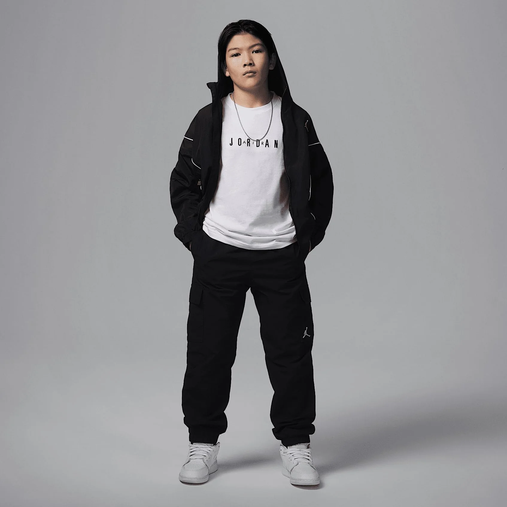 Nike Jordan Big Kids' Embroidered Logo T-Shirt Camice Medico Bambine e Ragazze