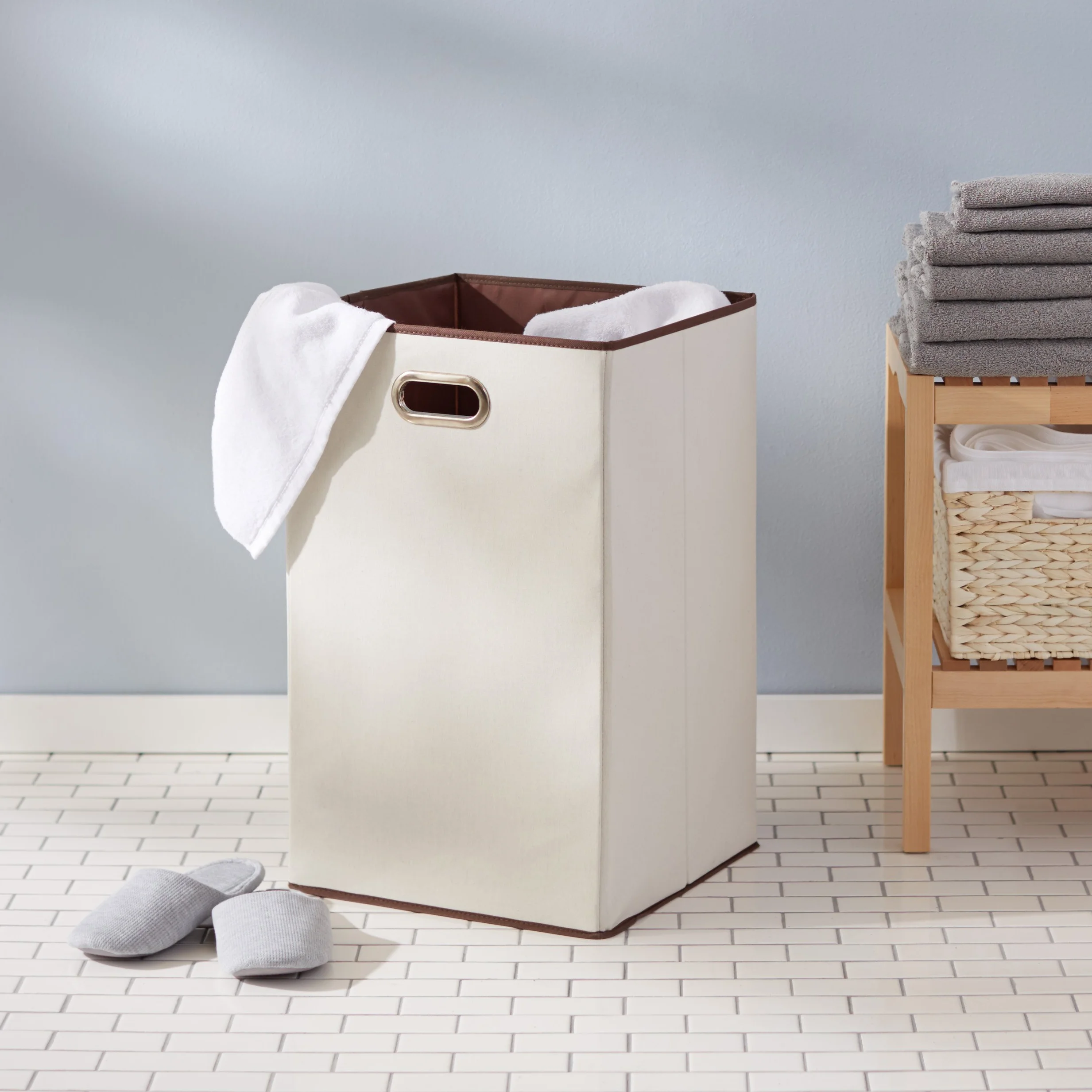 Amazon Basics Rettangolare Cesto portabiancheria pieghevole, Beige,Marrone