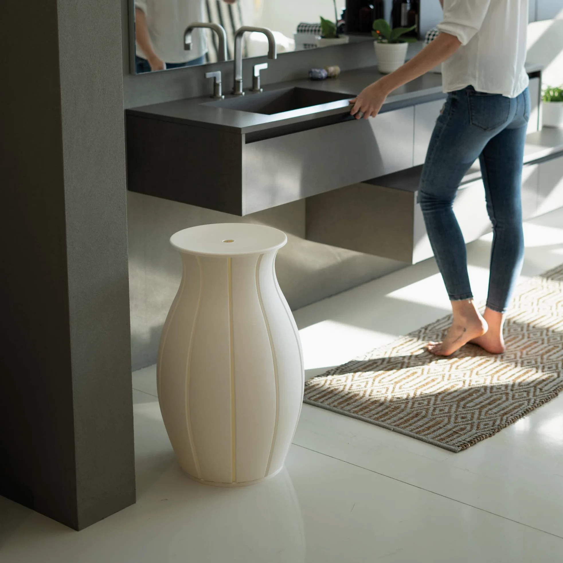 Guzzini - Home, NINFEA Portabiancheria - Bianco Latte, Ø 43 x h65 cm | 63 Lt. - 289102156