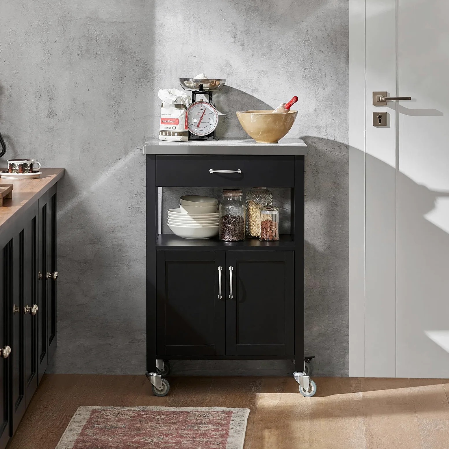 SoBuy Carrello cucina salvaspazio con piano di lavoro – Mobile cucina con ruote, ideale come mobiletto cucina, credenza compatta o mobile microonde – Disponibile in Nero 60x92x45cm FKW22-SCH