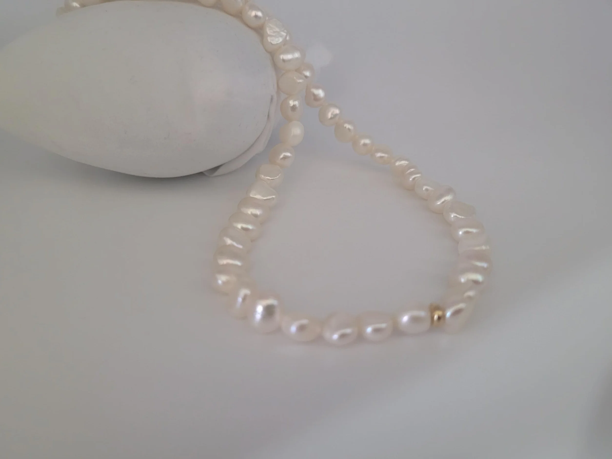 Collana con perle coltivate autentiche e Argento 925, con lucentezza alta e forma barocca con una lunghezza di 45 cm, 45 cm largo, Oro, Perla