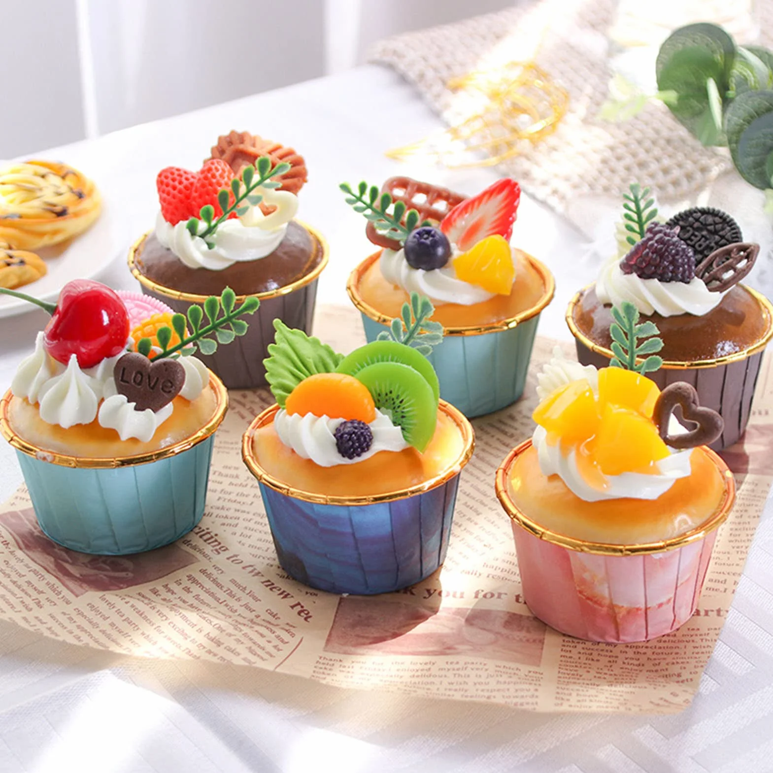 Pirottini per Cupcake Carta 6 Pezzi, Modelli Realistici Cupcake Finto Wrappers Muffin Cups per Feste