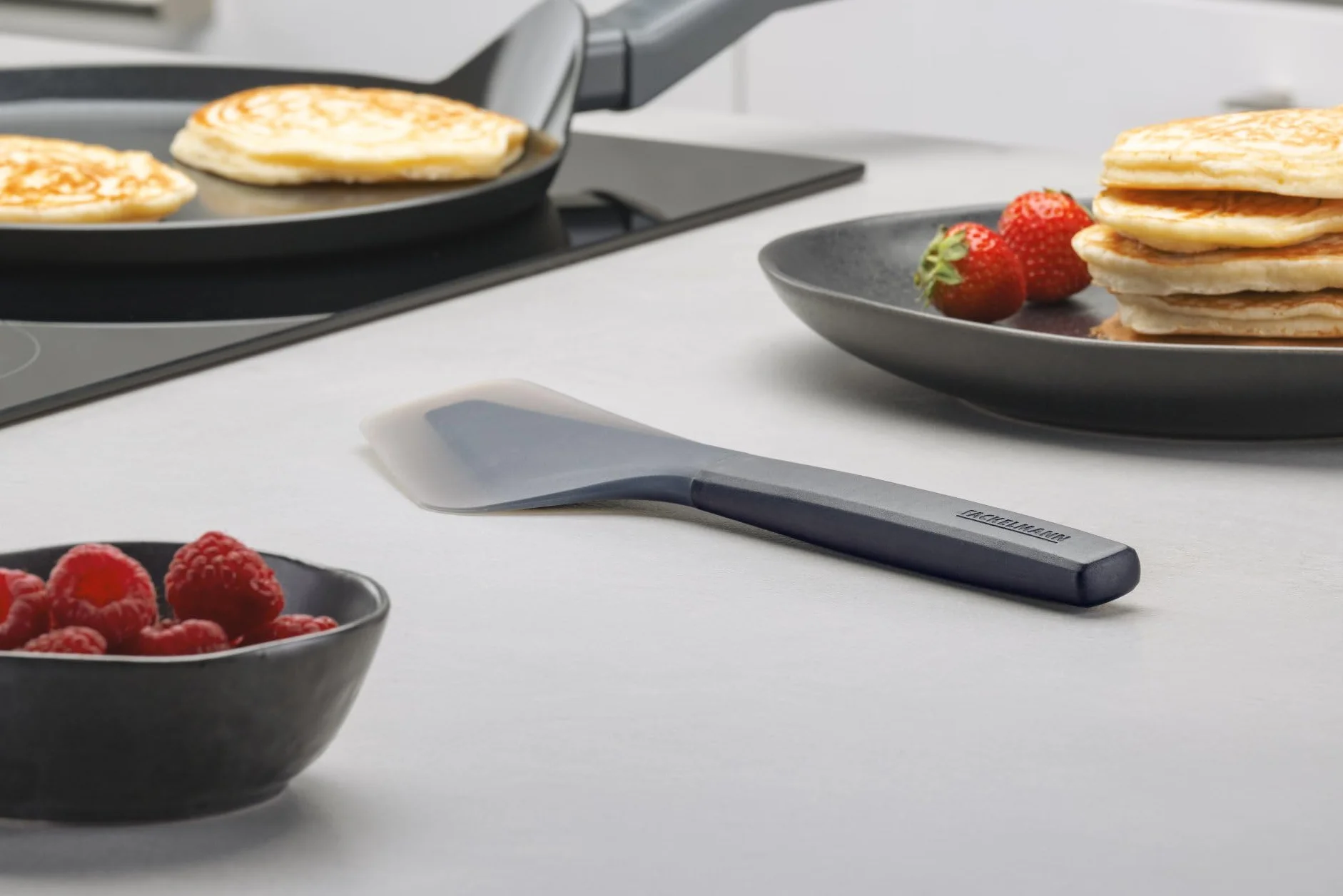 Fackelmann Spatola flessibile in silicone per frittate pancake crepes dolci utensile da cucina antiaderente resistente al calore