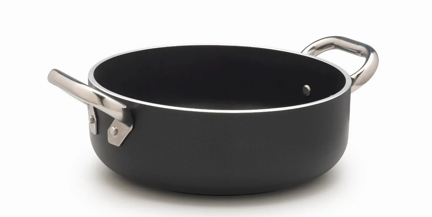 Pentole Agnelli ALSA2106SSPI24 Alblack Casseruola Bassa, in Alluminio, Spessore 5 mm, Fondo Induzione da 10 mm, con 2 Manici in Acciaio Inossidabile, 24 cm, Nero