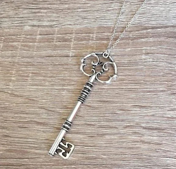 Collana Con Ciondolo Chiave 8cm Argento Cosplay Retrò ET169