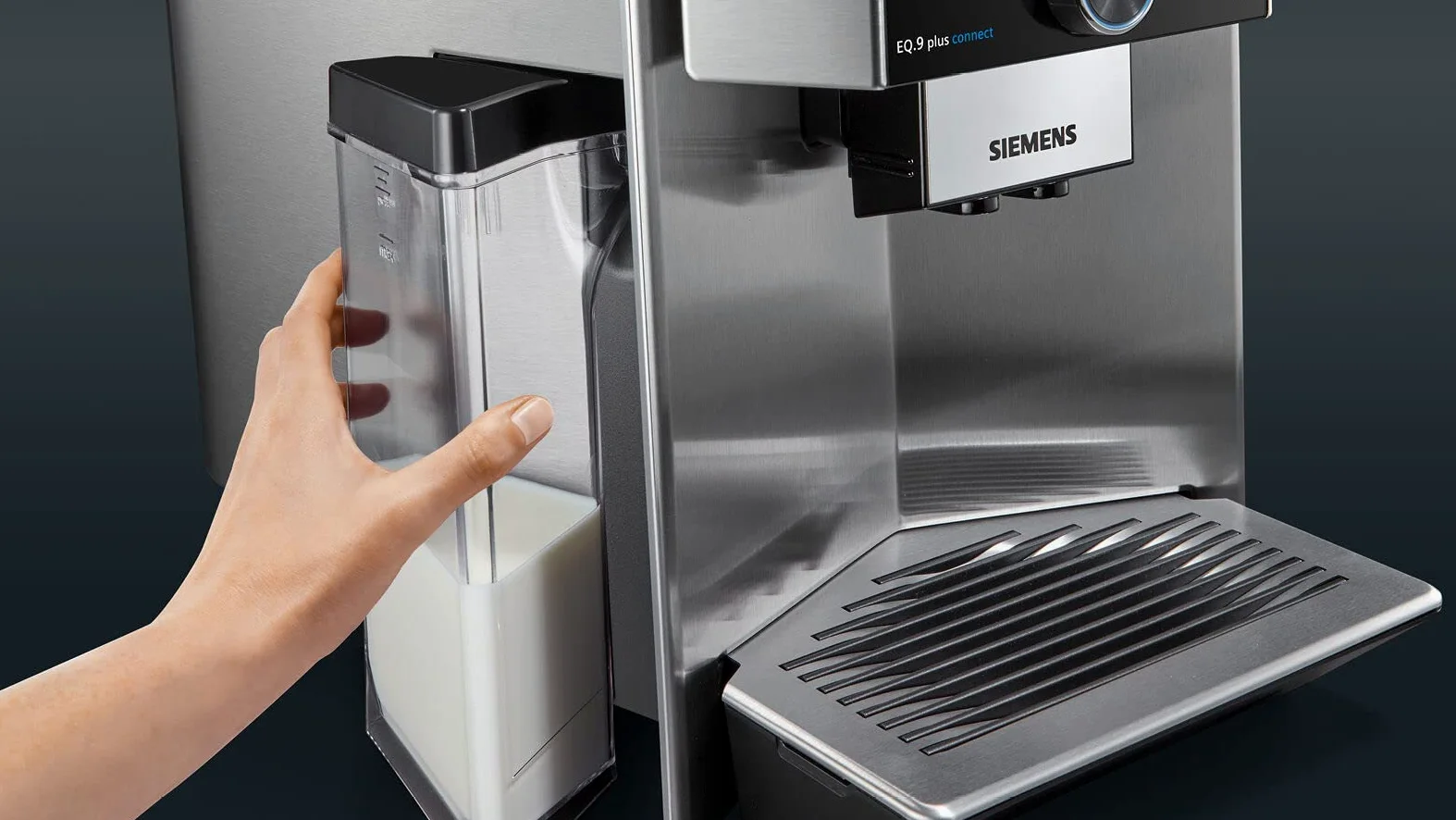 Siemens EQ.9 Plus Connect s500 TI9553X1RW - Macchina da caffè automatica collegata con schermo TFT, macinatore in ceramica silenziosa, 14 ricette di caffè, modalità barista, colore: Inox