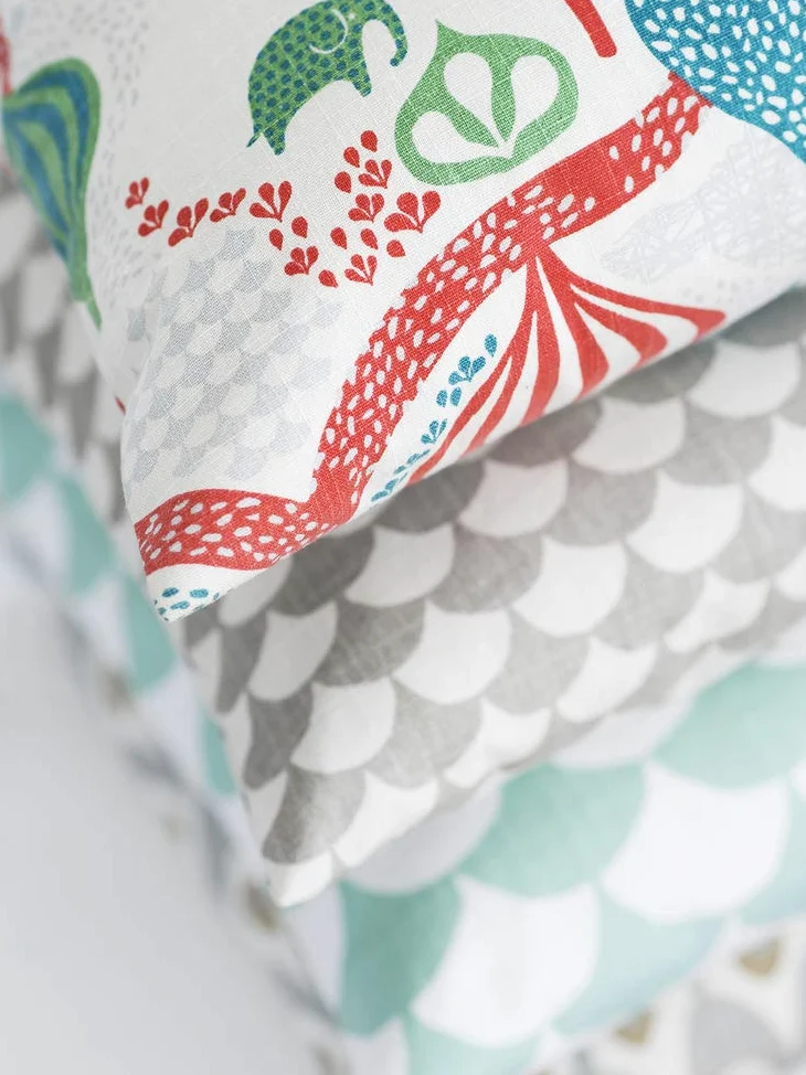 Cuscino decorativo 50 cm x 50 cm - Saga Forest - Bianco/Rosso