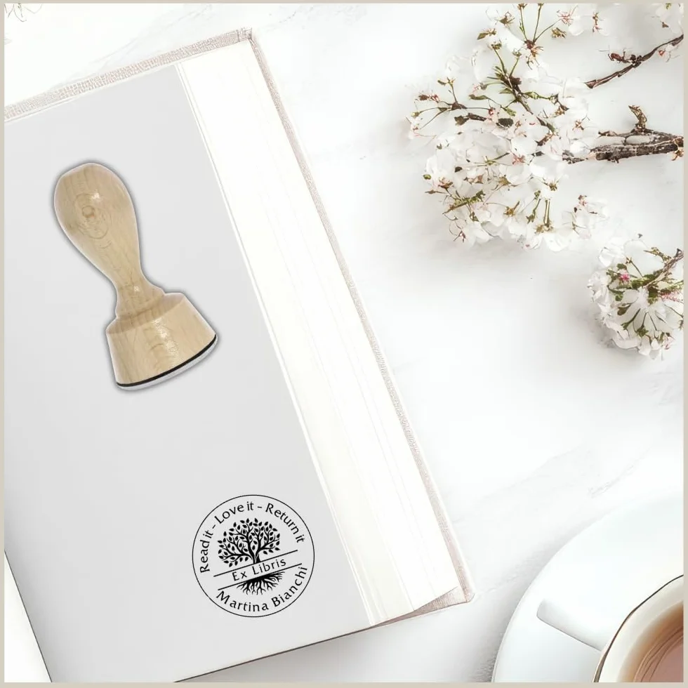 Timbro Ex Libris Personalizzato in Legno Rotondo | ALBERO DELLA VITA | con 10 Template Grafici Pronti da Personalizzare - Idea Regalo Per Lettori Di Libri e Appassionati di Lettura