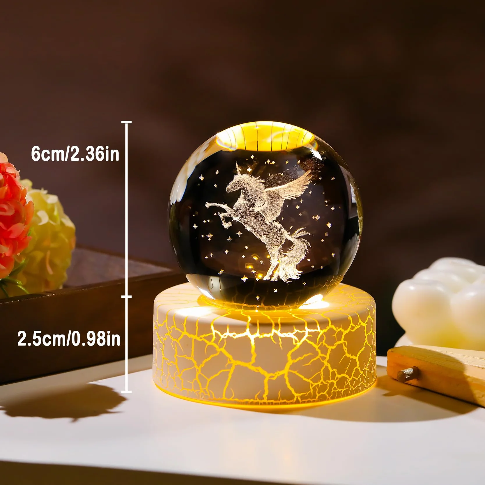 Movdyka Statuetta di cavallo volante in 3D con sfera incisa in cristallo, 6 cm, con luci calde
