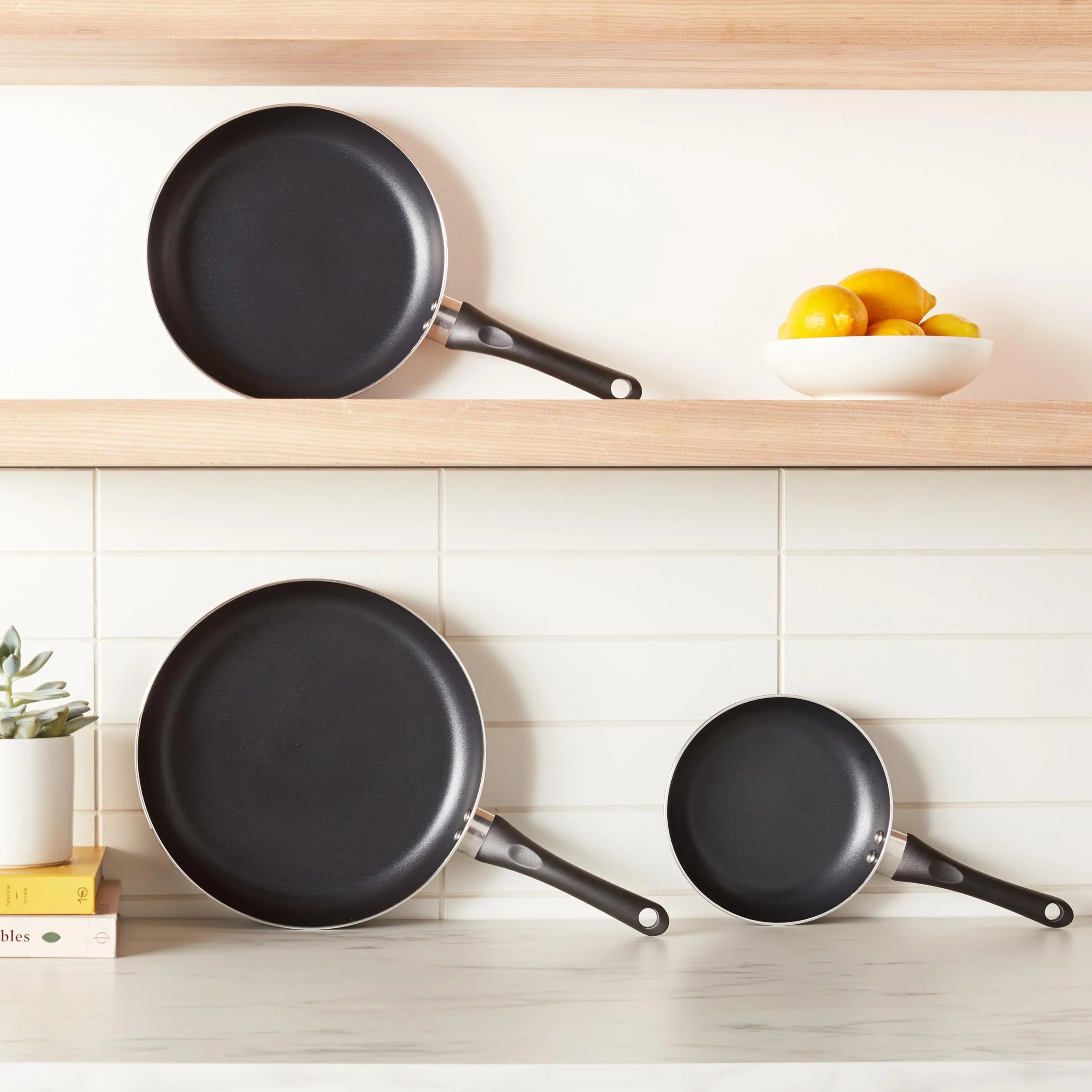 Amazon Basics 3 unità padelle antiaderenti 20 cm 25 cm 30 cm Nero