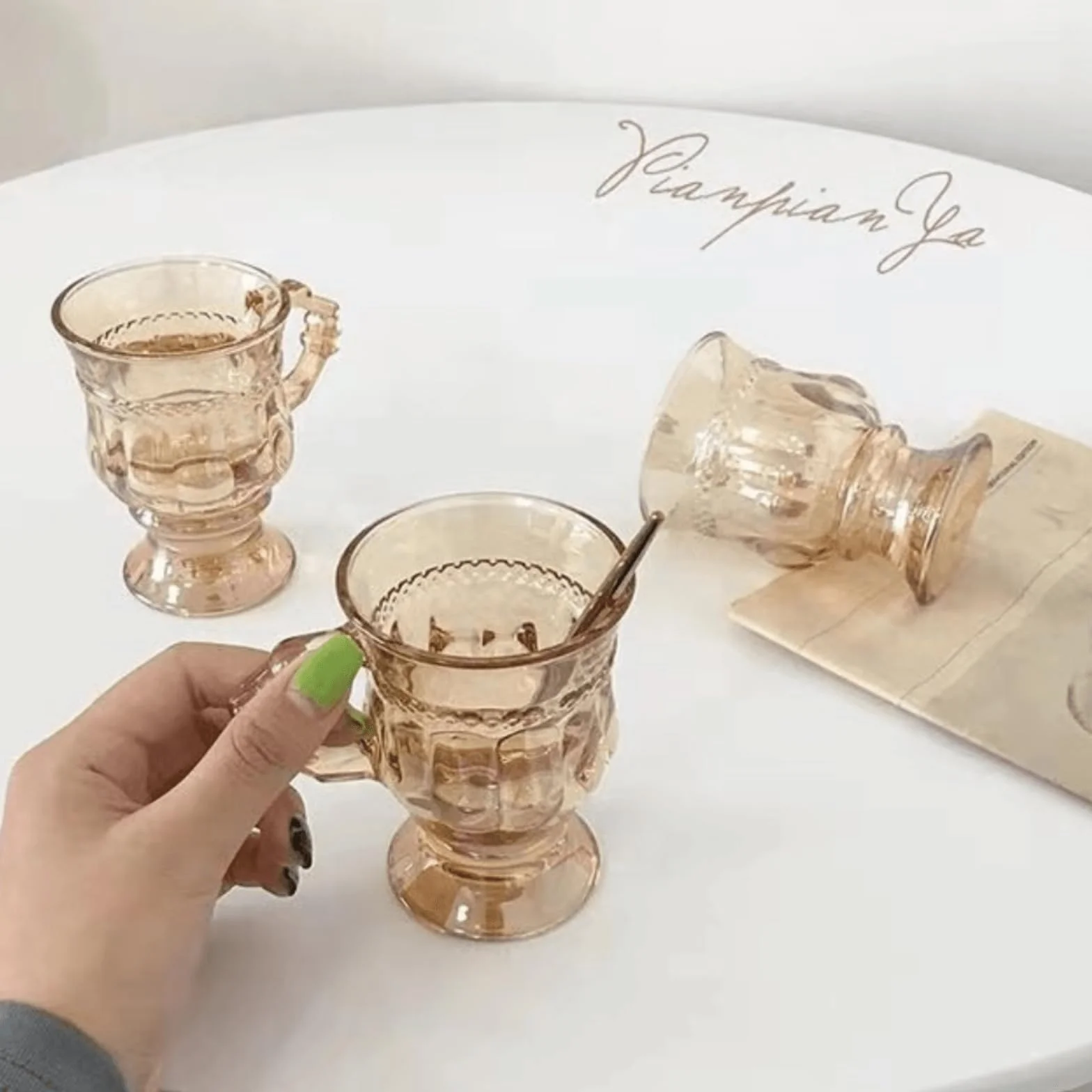 Tazze da caffè irlandesi vintage, in vetro trasparente con manico, base con piedistallo, resistente al calore, tazze resistenti per cioccolata calda, tè, caffè (beige, 2pcs)