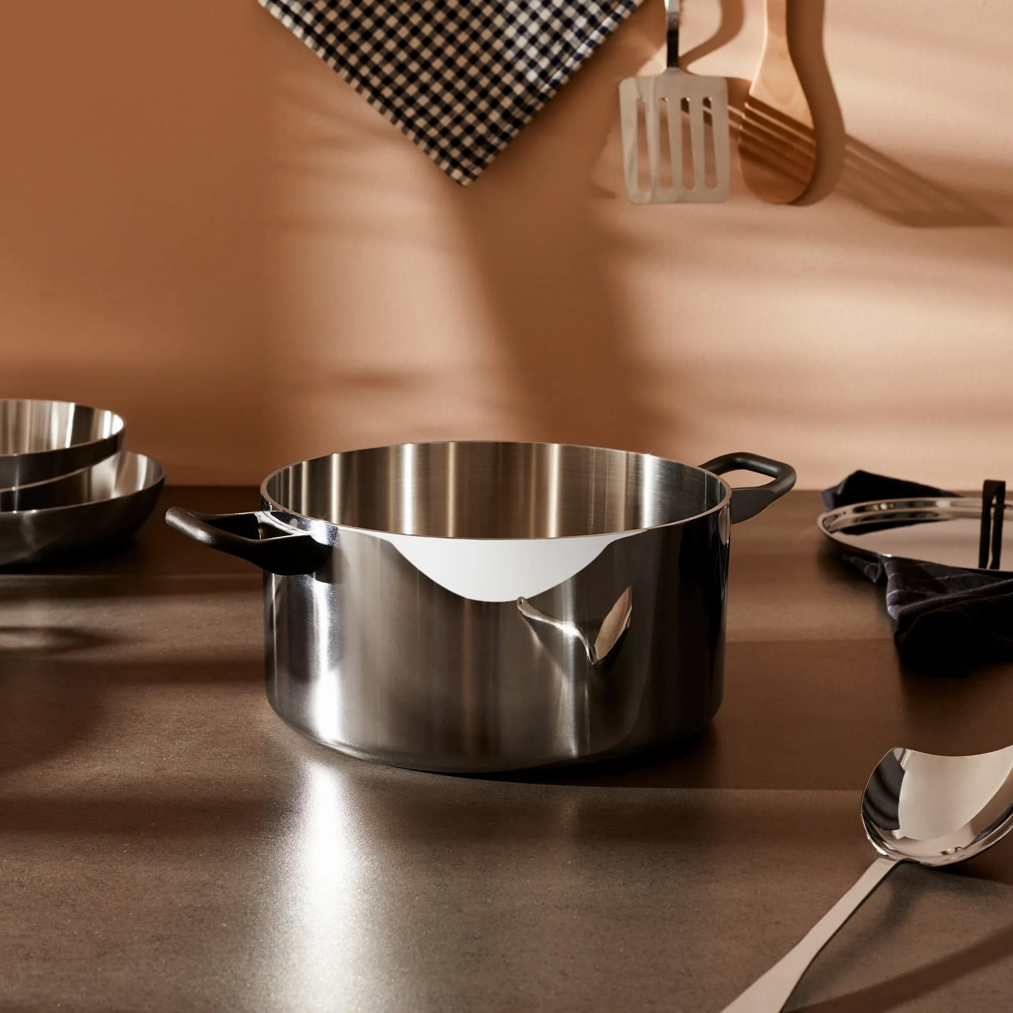 Alessi 90101/20 T La Cintura di Orione Casseruola, in Trilamina/AISI 430, Alluminio, Acciaio Inossidabile 18/10, 20 cm