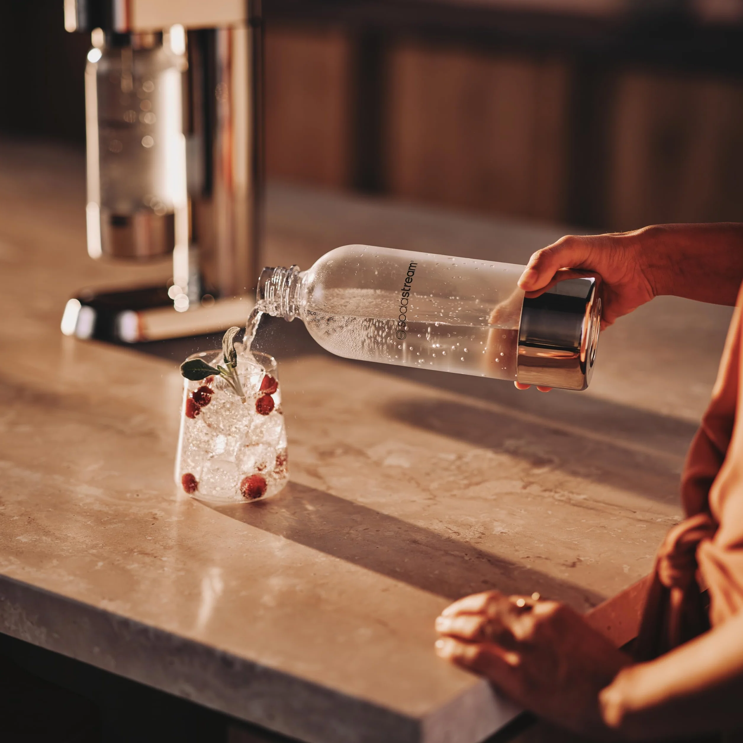 sodastream Enso Gasatore per realizzare acqua frizzante in Acciaio Inossidabile con una Bottiglia Inclusa, Cilindro CO2 Non Incluso