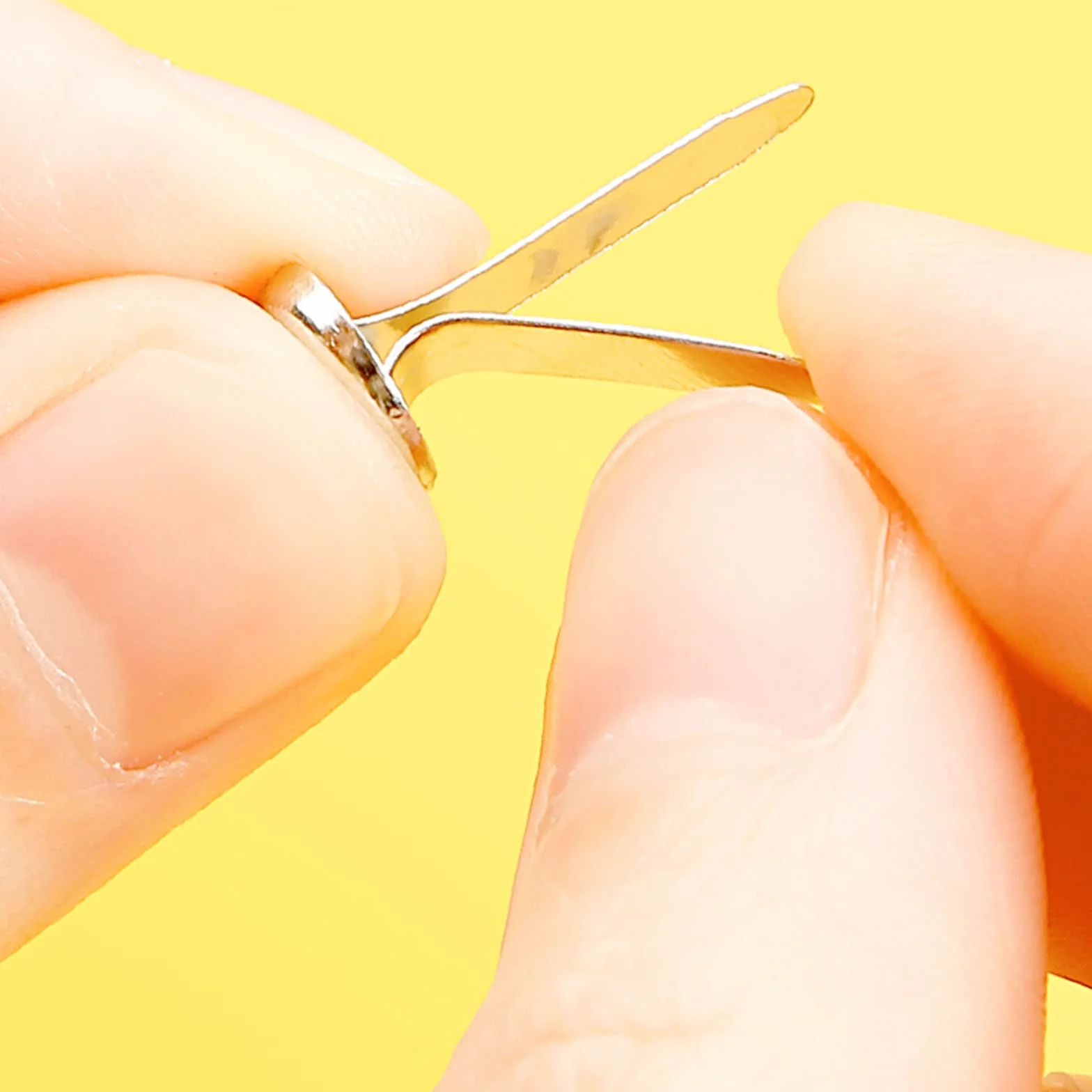 150 Pezzi fermacampioni,fermacampioni Piccoli,Mini fermacampioni Dorati a Forma di Cuore,Metallo Elementi di Fissaggio in Carta,per lavoretti Carta Scrapbooking Fai da Te Fatto a Mano