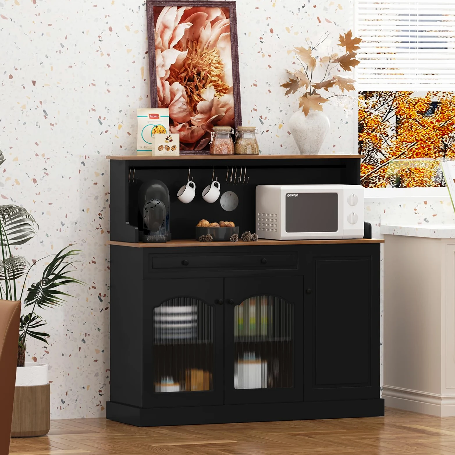 HOLTICO Credenza da Cucina Multifunzione, Armadietto per Microonde con Cassetto e Ganci per Tazze, Buffet Moderno per Soggiorno e Sala da Pranzo, Colore Nero Scuro