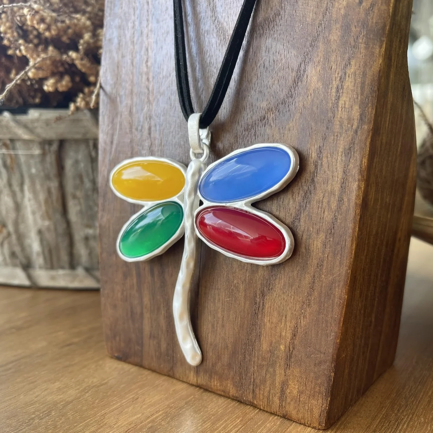 Ciondolo a forma di libellula Donna in zama Placcato Argento e Resina Collana lunga Nera Regolabile con Ciondolo Protettivo Multicolore