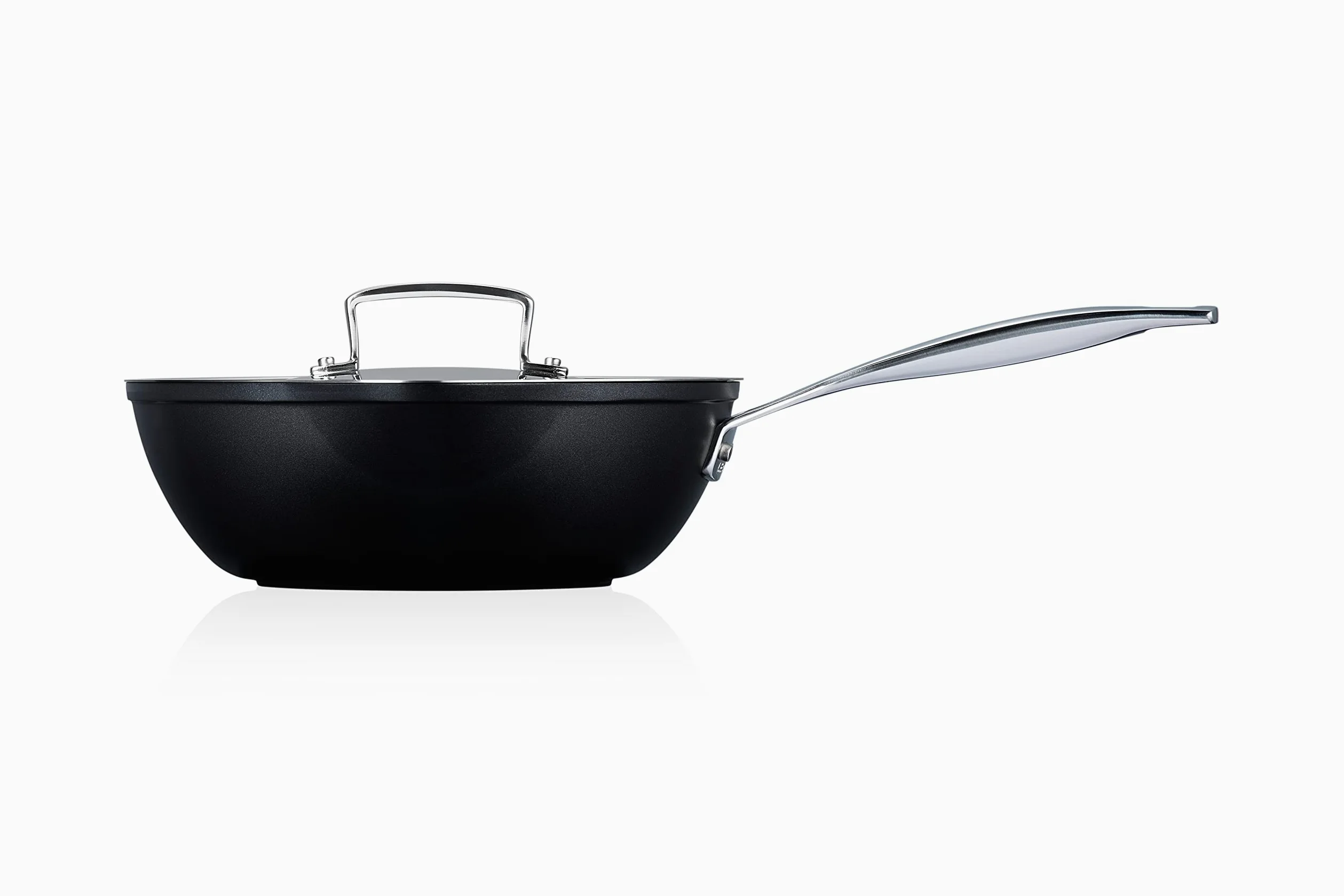 LE CREUSET Toughned 51101240013100 - Padella antiaderente con beccuccio e coperchio, 24 x 8,5 cm, colore: Argento