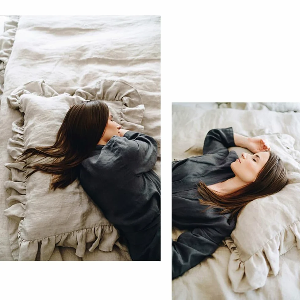 Federe bianche con bordi increspati Copricuscini per biancheria da letto di dimensioni standard Chiusura a busta Sham Solido, grigio scuro, 50x80 cm
