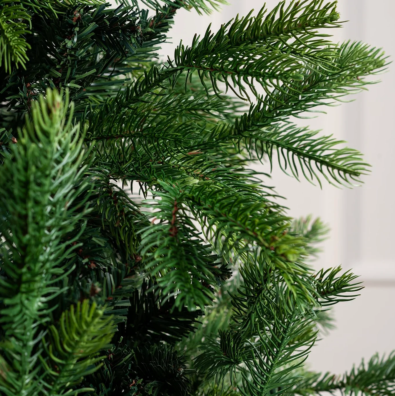 Albero di Natale Artificiale 210 cm Giulia Grillo – Real Touch PE/PVC, 2382 Rami Folti, Apertura ad Ombrello, Verde Naturale, Premium