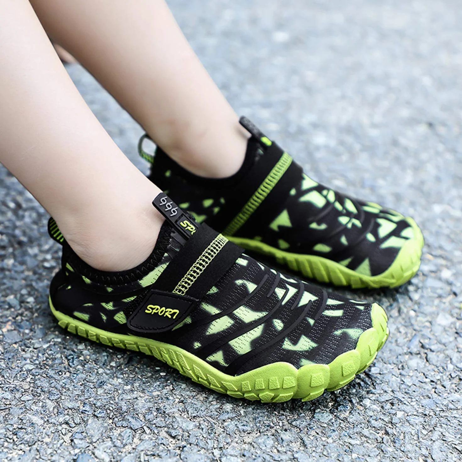 Lvptsh Scarpe da Immersione Bambini Ragazze Ragazzi Mare Spiaggia Asciugatura Rapida Scoglio Acqua Piedi Nudi Beach Swim Surf Yoga 29-38 EU