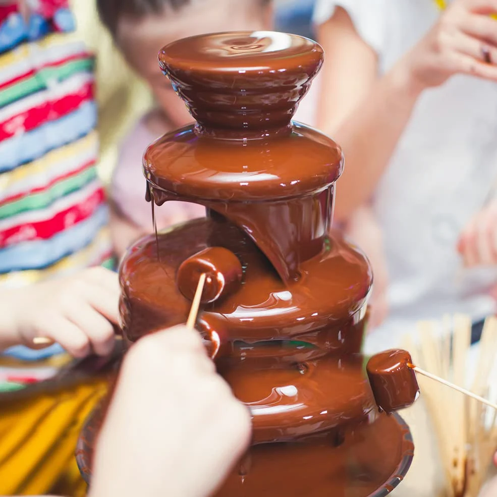 Fontana di Cioccolato a 4 Livelli in Acciaio Inossidabile, 220V 170W, Dimensioni 37x22x43 cm, con Spina Europea per Feste, Matrimoni ed Eventi Speciali