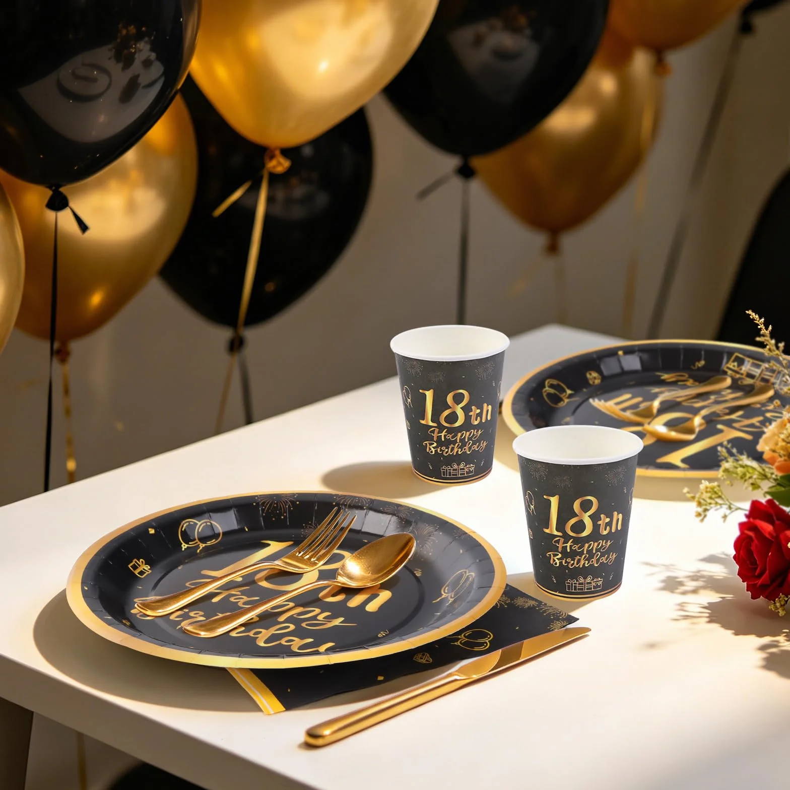 Set di 96 Piatti di Carta per Feste Compleanno - Nero e Oro - 18°