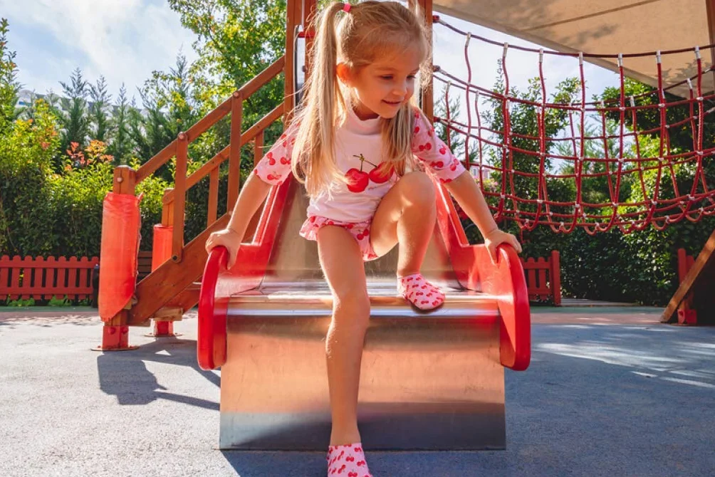 Bambini Scarpe da Spiaggia Antiscivolo, Protezione Solare Fattore 50+, Vari Colori e Dimensioni