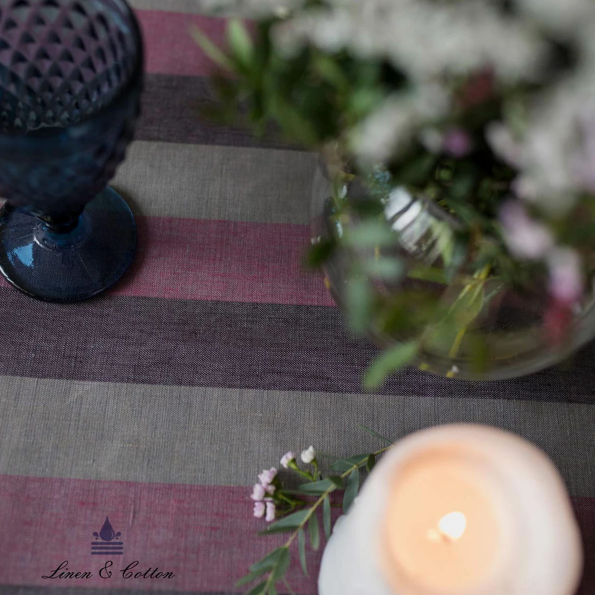 LINEN & COTTON Tovaglia da Tavola Antimacchia Impermeabile in Tela Cerata Silva - 100% Lino, Viola Rosa Grigio (147 x 250 cm) Antiscivolo Tovaglia Rettangolare A Strisce da Esterno Interno Giardino