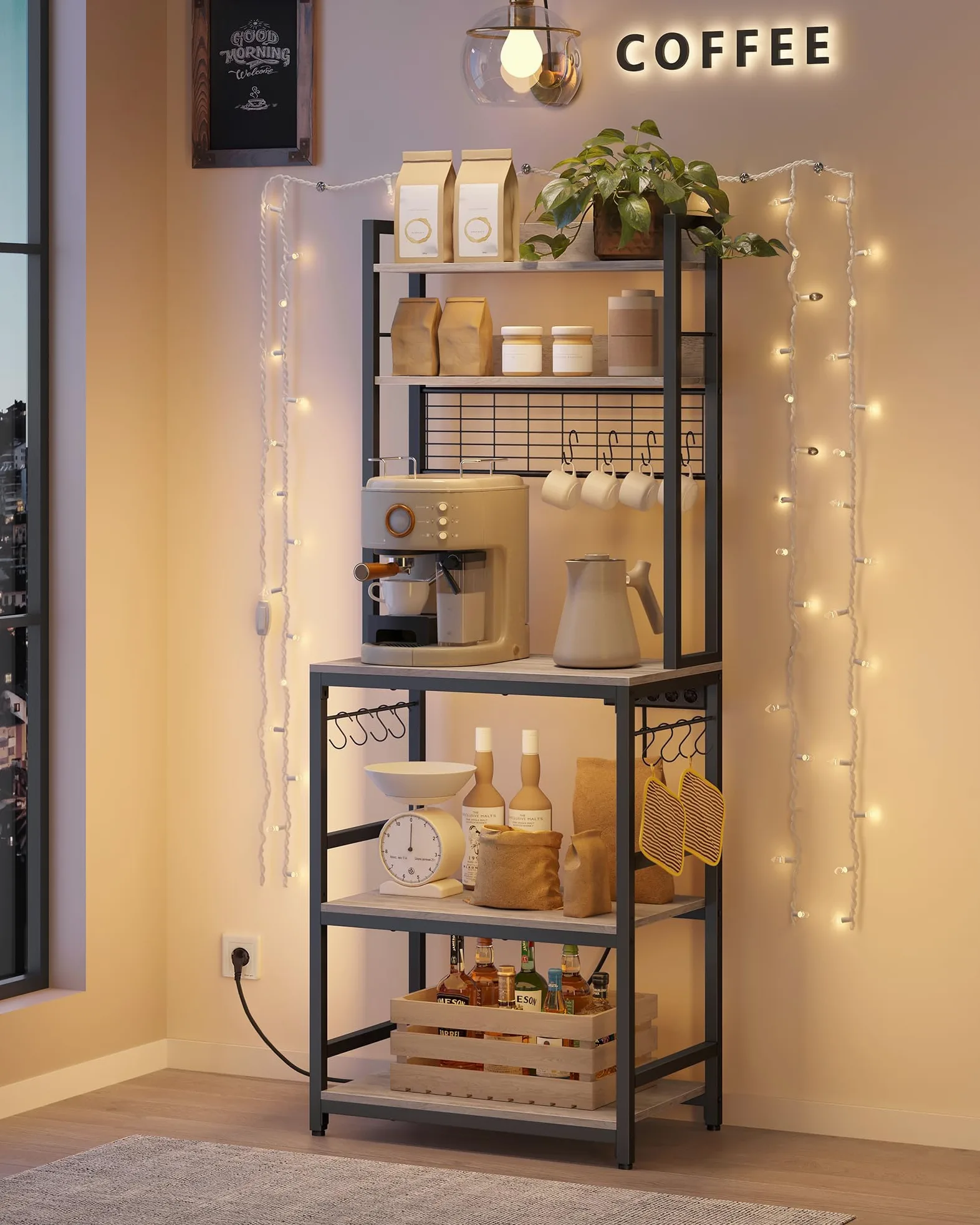 VASAGLE Scaffale Cucina con Multipresa, Scaffale per Microonde, Mobile Cucina, con Pannello a Rete Metallica, 14 Ganci, 40 x 60 x 170 cm, Greige e Nero KKS037B02EU