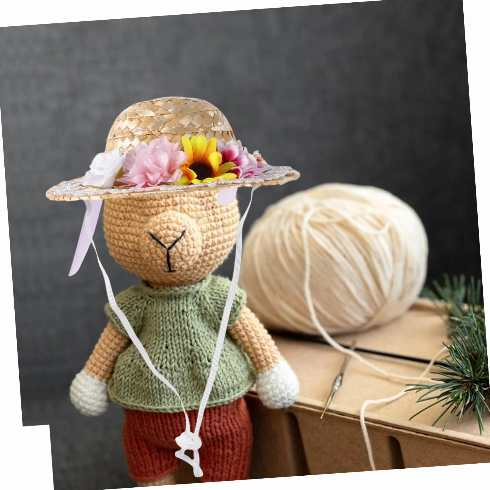 Mini Cappello di Paglia con Fiocco Viola per Bambole, Piccolo Cappello Artigianale Estivo in Paglia per Decorazioni Fai-da-te e Collezionisti, Accessorio Creativo per Feste