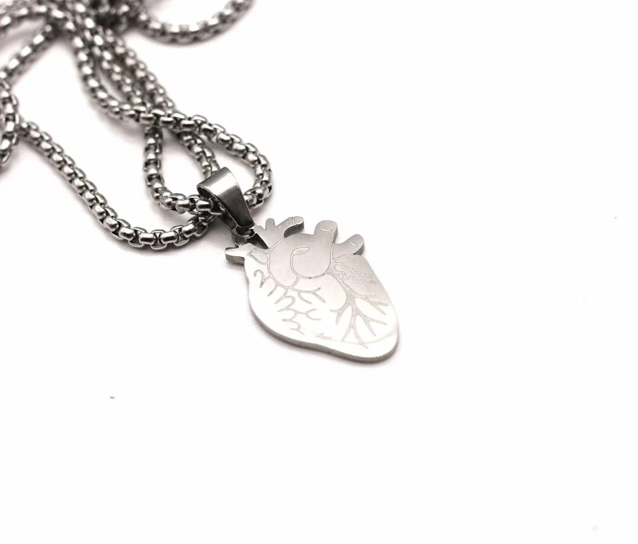 Collana cuore anatomico Personalizzabile da incidere con messaggio