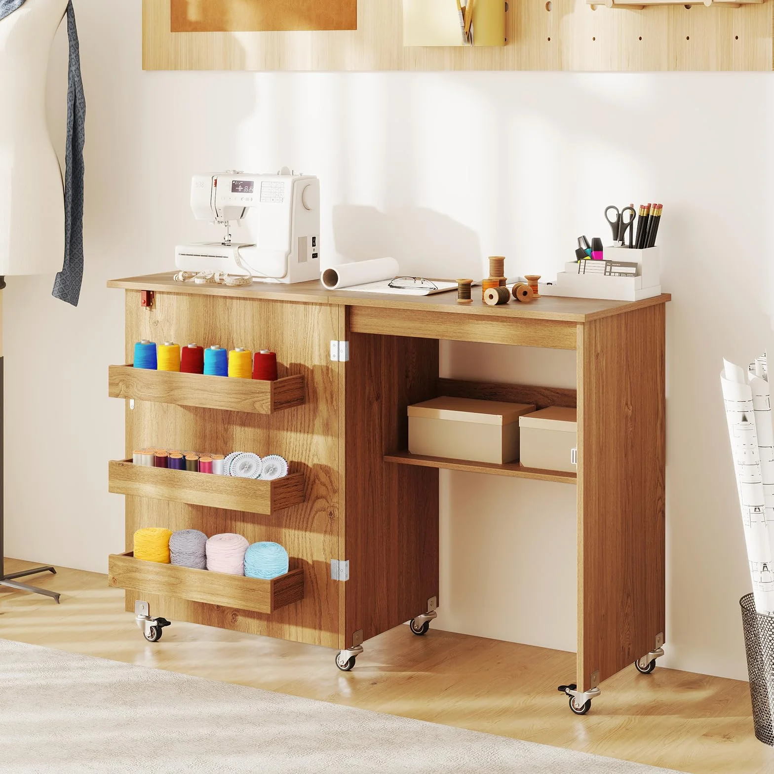 COSTWAY Tavolo da Cucito Pieghevole, Mobile per Macchina da Cucire con Ripiano Portaoggetti, 3 Scomparti Nascosti e Ruote Bloccabili, Mobile Multiuso per Piccoli Spazi (Legno, 118,5 x 40 x 79,5 cm)