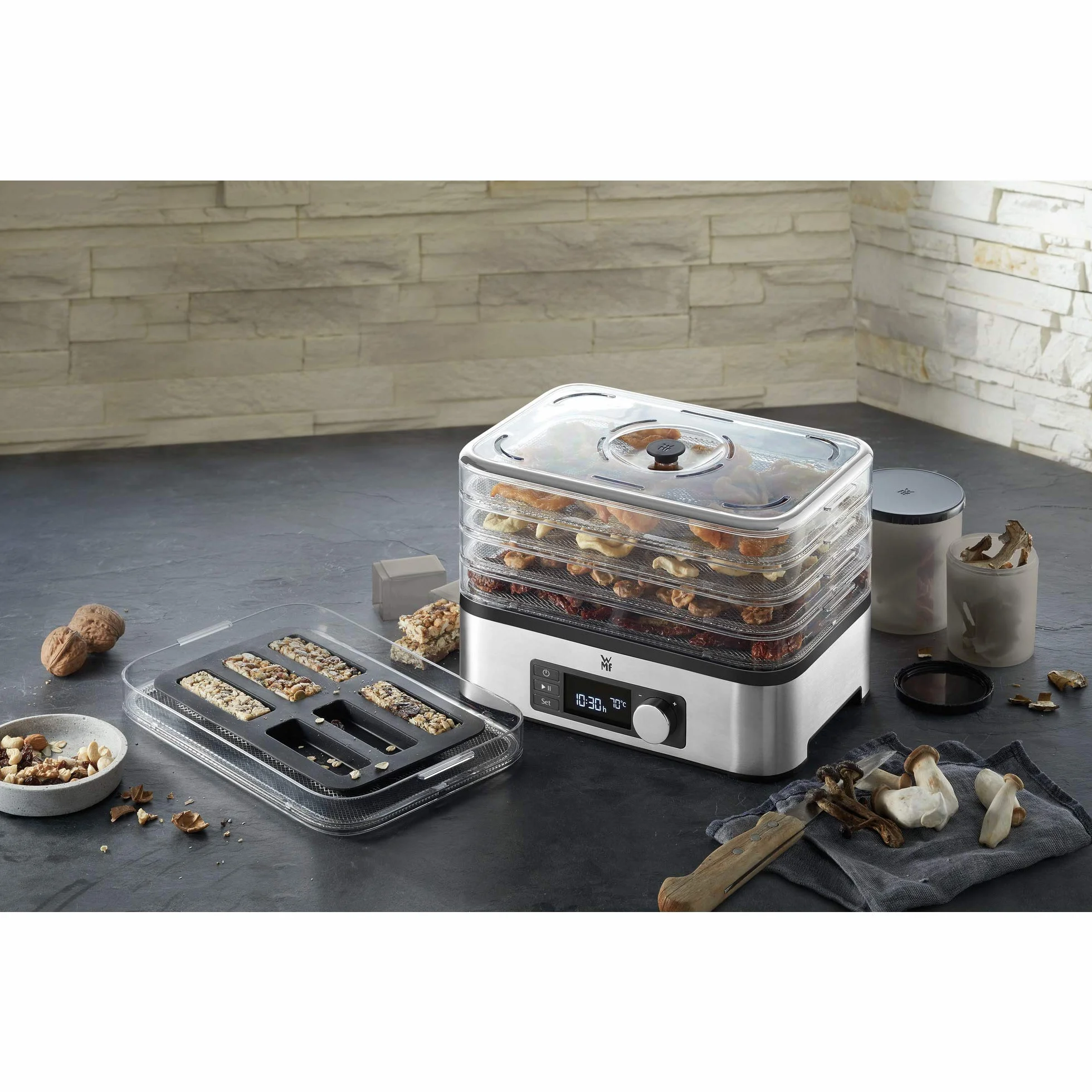 WMF KitchenMinis Essiccatore Compatto Snack to Go, in Acciaio Cromargan con 5 Griglie di Essicazione in Tritan, Sistema Silenzioso, Essicatore con Display LCD e Timer Programmabile, Dim. 28 x19x21 cm