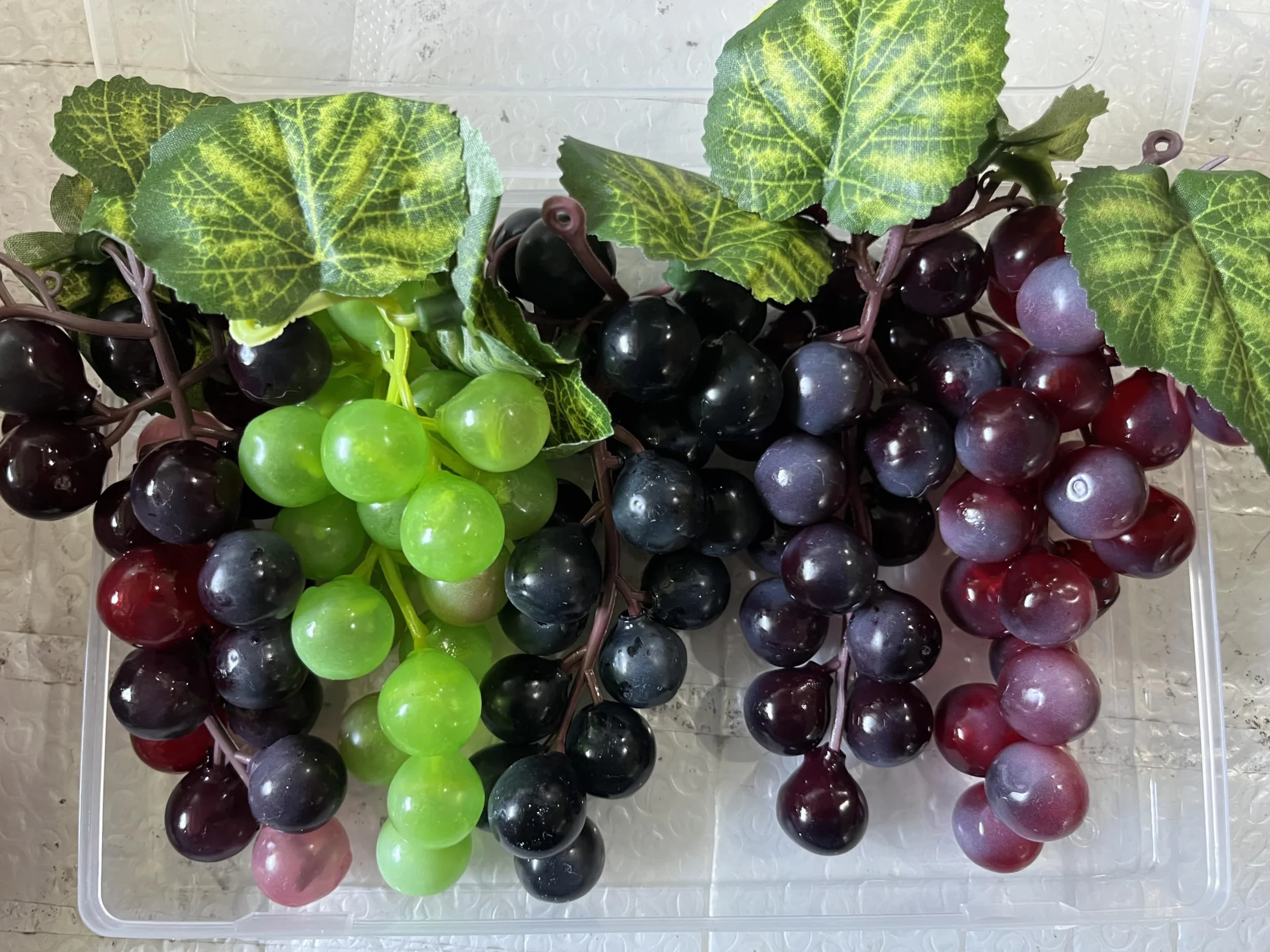 Uva Artificiale 5 Pezzi Tokaneit, Grappoli Decorativi in Gomma Smerigliata per Presentazione Frutta e Vino