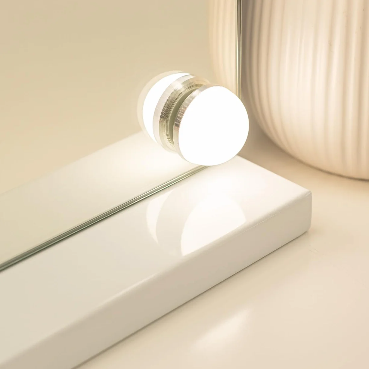 Flamingueo Specchio Trucco con Luci - 15 LED - 3 Modi di Luce - Intensità Regolabile - Controllo Tattile - Vanity Mirror - Bianco - 58x12x43cm