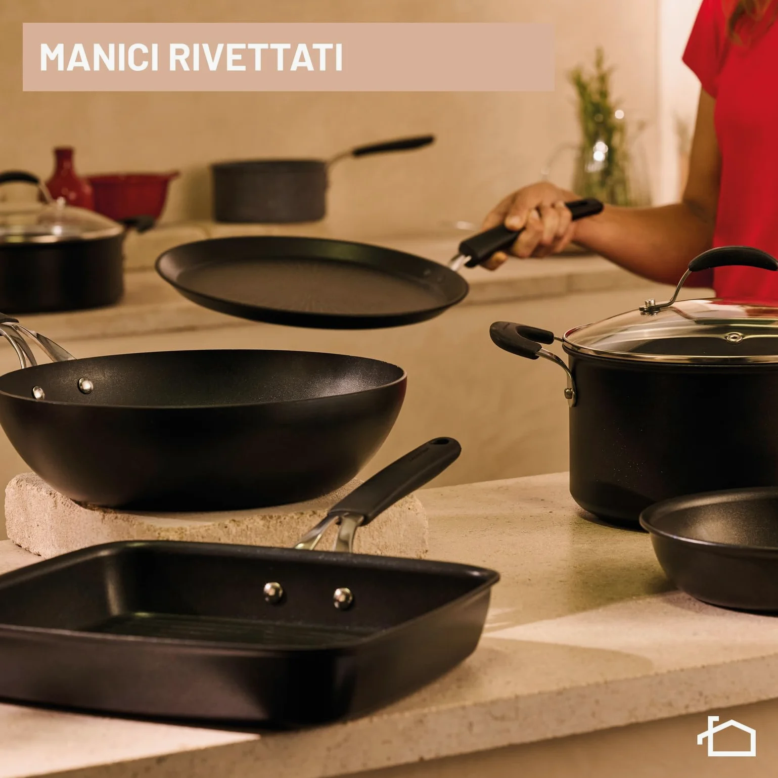 Lagostina Tempra, Casseruola Fonda 24 cm con Coperchio, Rivestimento in Titanium Antiaderente Antigraffio e Fondo in Acciaio Inox, Manici Rivettati, per Tutte le Fonti di Calore Inclusa Induzione