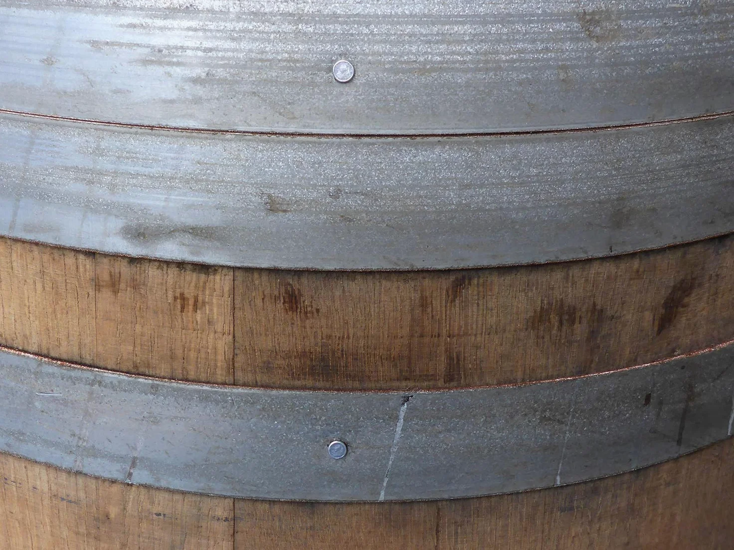 Temesso Botte da Vino Rustica in Rovere, barile, da Usare Come Tavolo, Decorazione - Altezza 95cm, Contenuto 225 litro (con Fissaggio degli Anelli)
