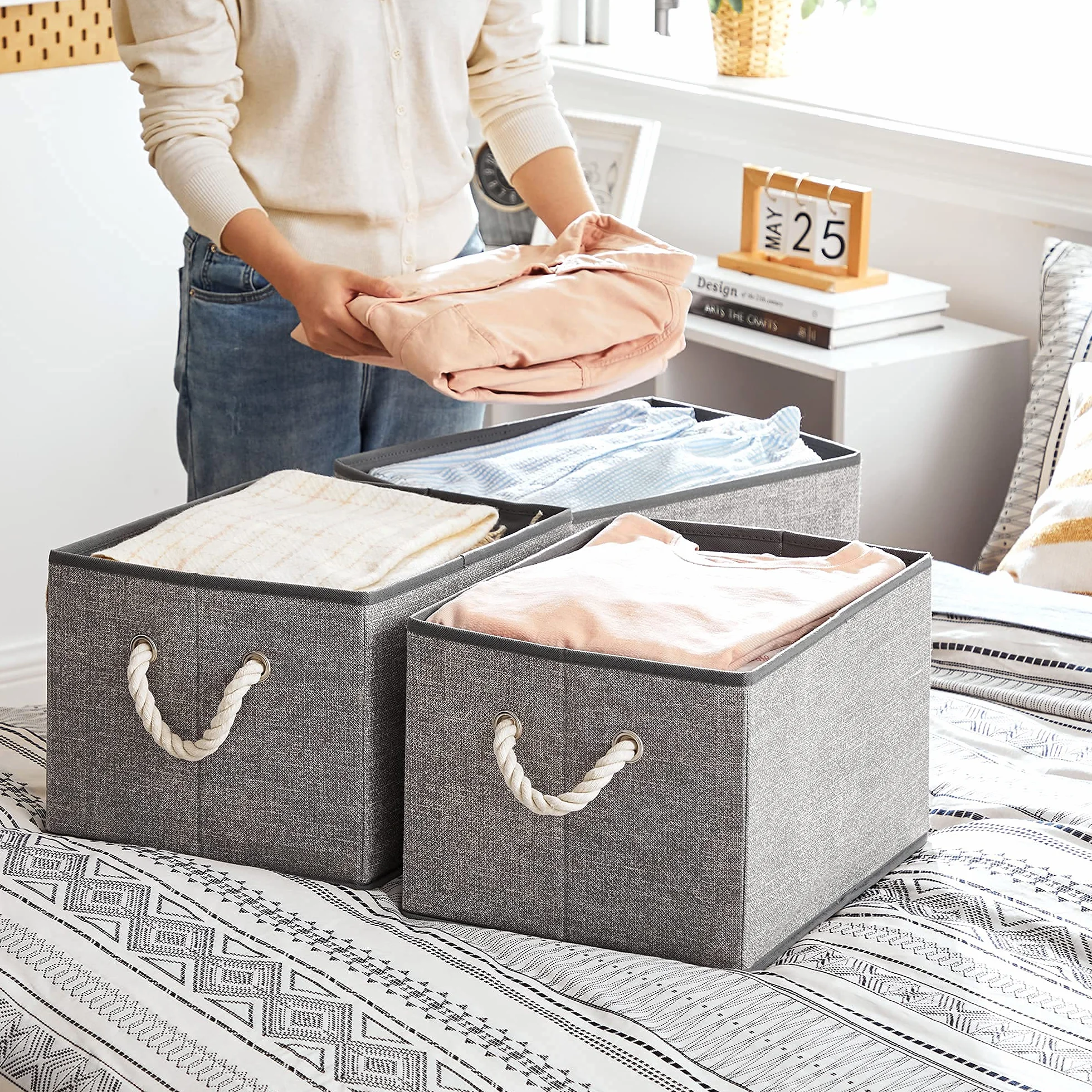 SONGMICS Scatole Portaoggetti in Tessuto, Set di 3 Contenitori con Manico, senza Coperchio, Organizzatori, 40 x 30 x 25 cm, Effetto Simil Lino, Grigio RFB013G01