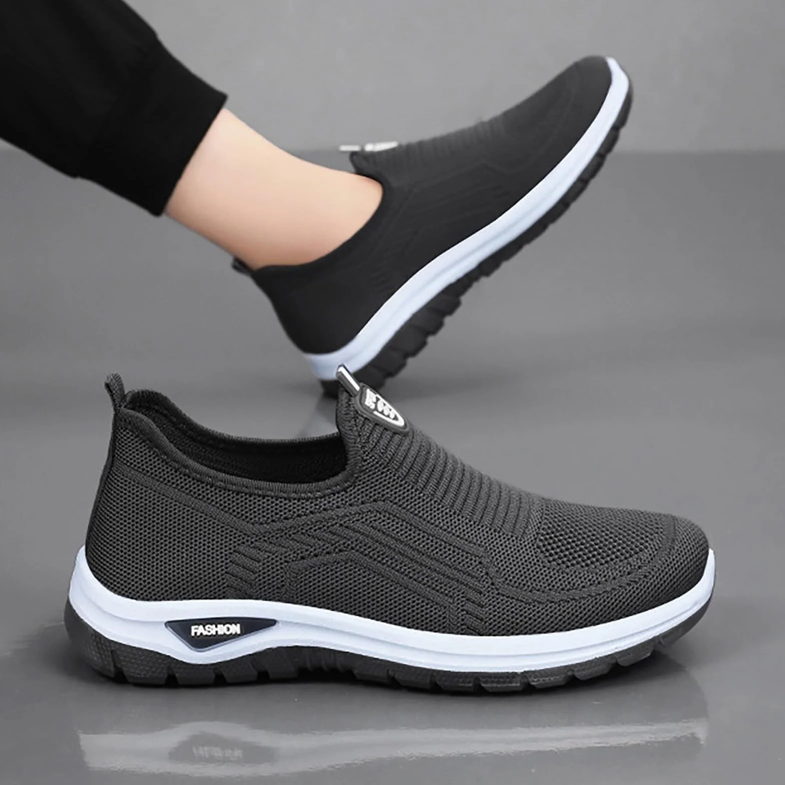 Scarpe da allenamento uomo traspiranti slip on sneaker leggere da corsa estive ortopediche suola morbida senza lacci