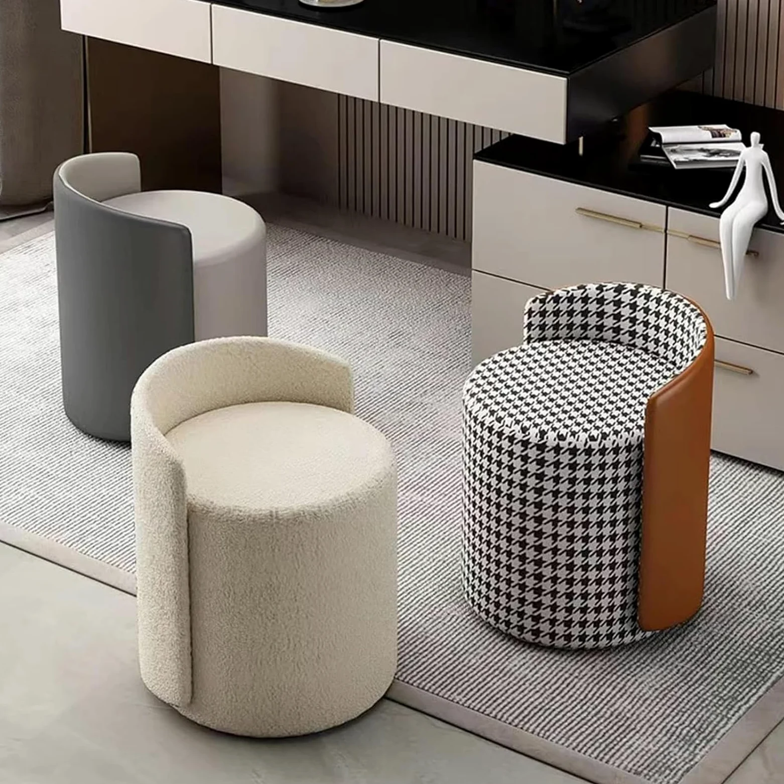 Pouf poggiapiedi Tondo, Sedia Vanity per Sala Trucco Poltrona da Salotto e Camera da Letto Poltroncina per Salotto con Seduta Morbida Imbottita 37 * 55 * 44cm,off White
