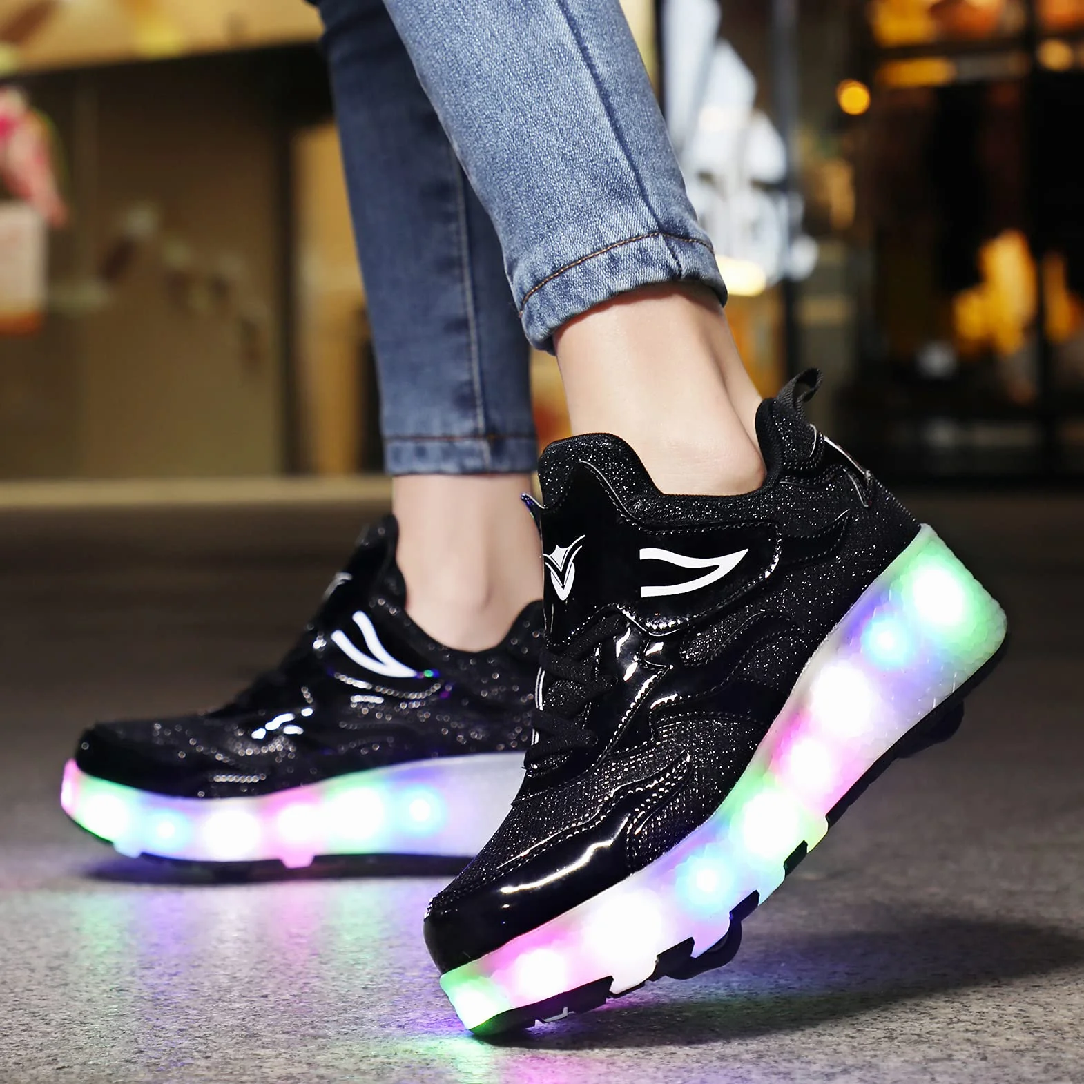 LED Scarpe con Rotelle Automatiche Skate Sportive Ginnastica Lampeggiante Outdoor Multisport Running Sneaker