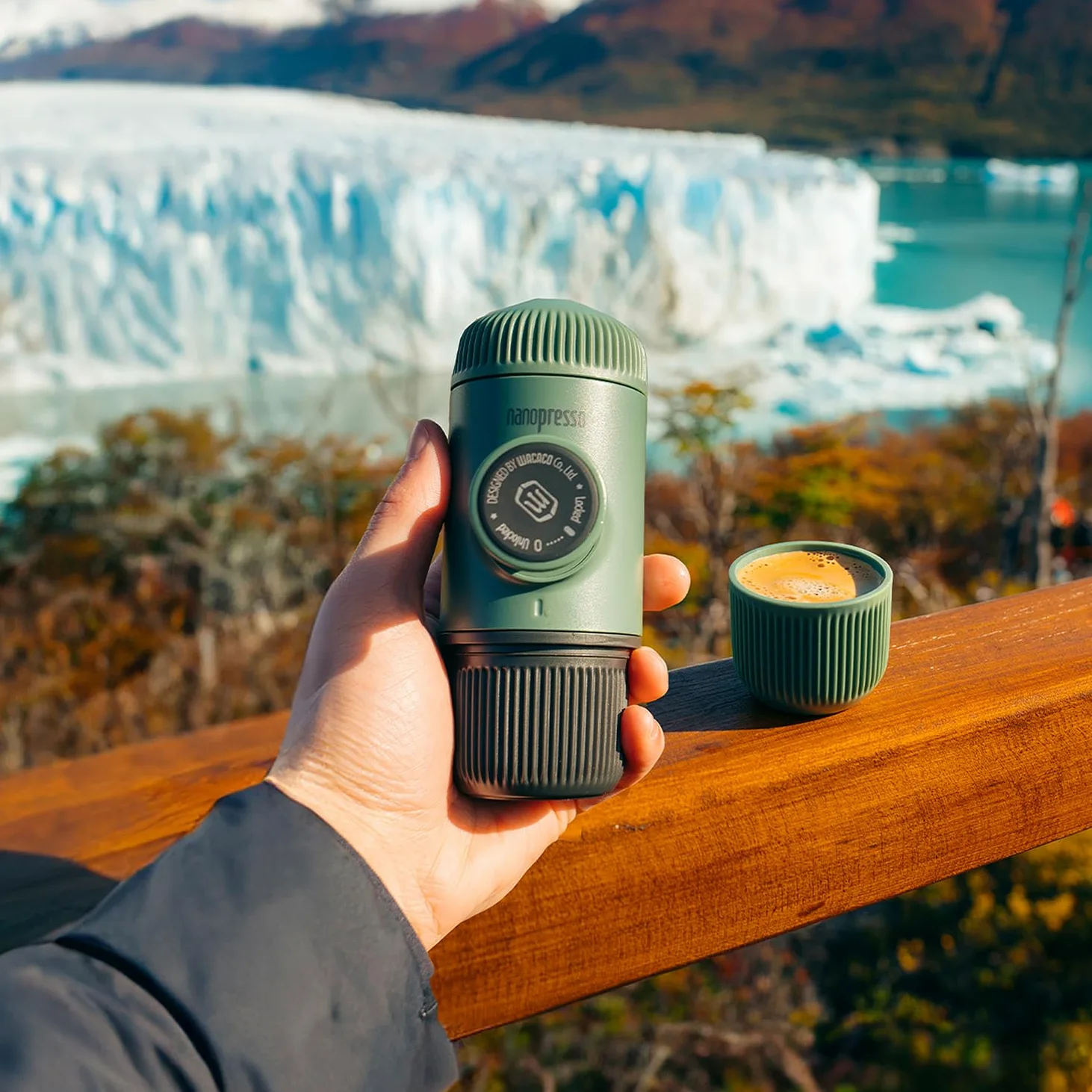 WACACO Nanopresso con S-custodia di Nanopresso, Macchina Caffè Portatile, Versione di Aggiornamento di Minipresso, Espresso Portatile, Caffe Viaggio, Operazione Manuale (Nuovi Elementi Verde Muschio)