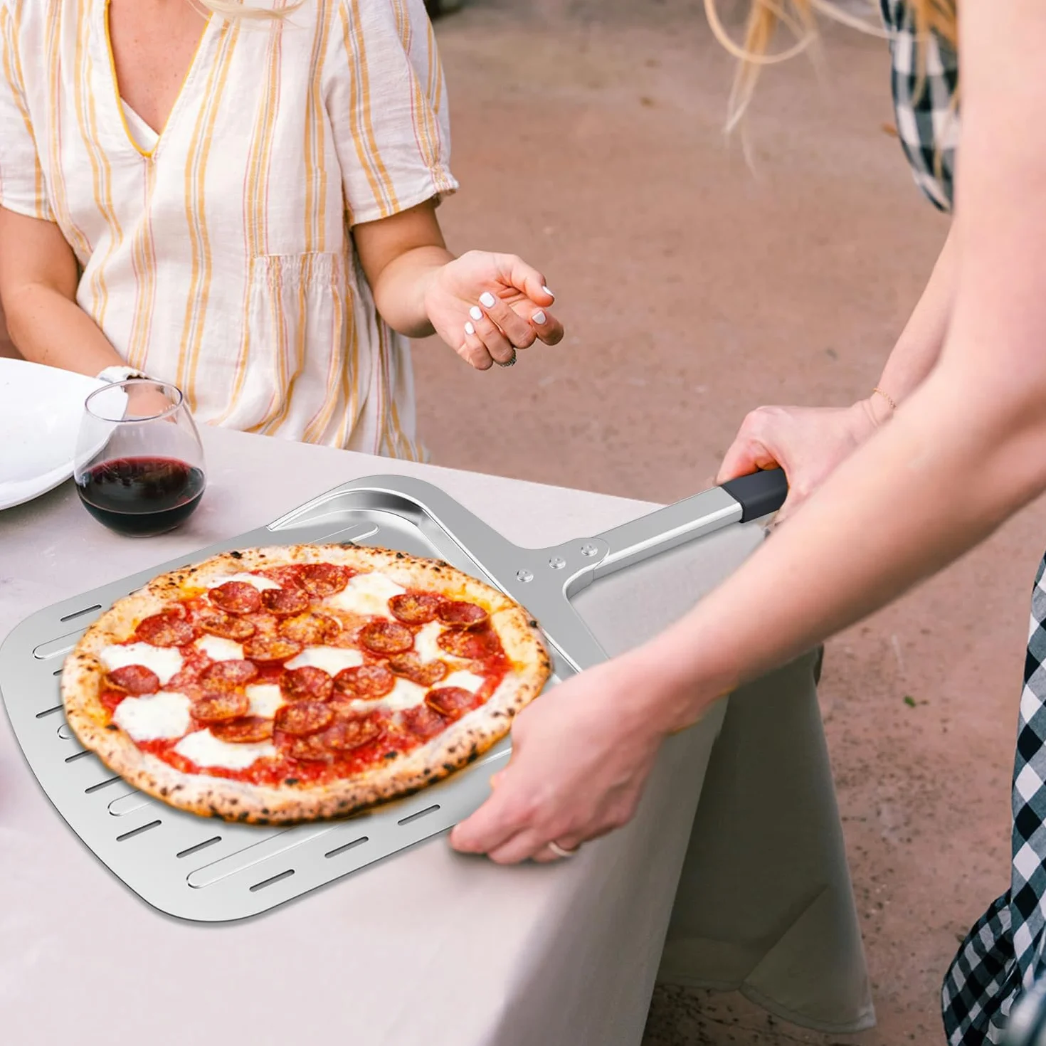 Honsdom Pala per Pizza 30cm, Pala Pizza Corta Forata in Alluminio Anodizzato Duro, Pala per Forno in Casa