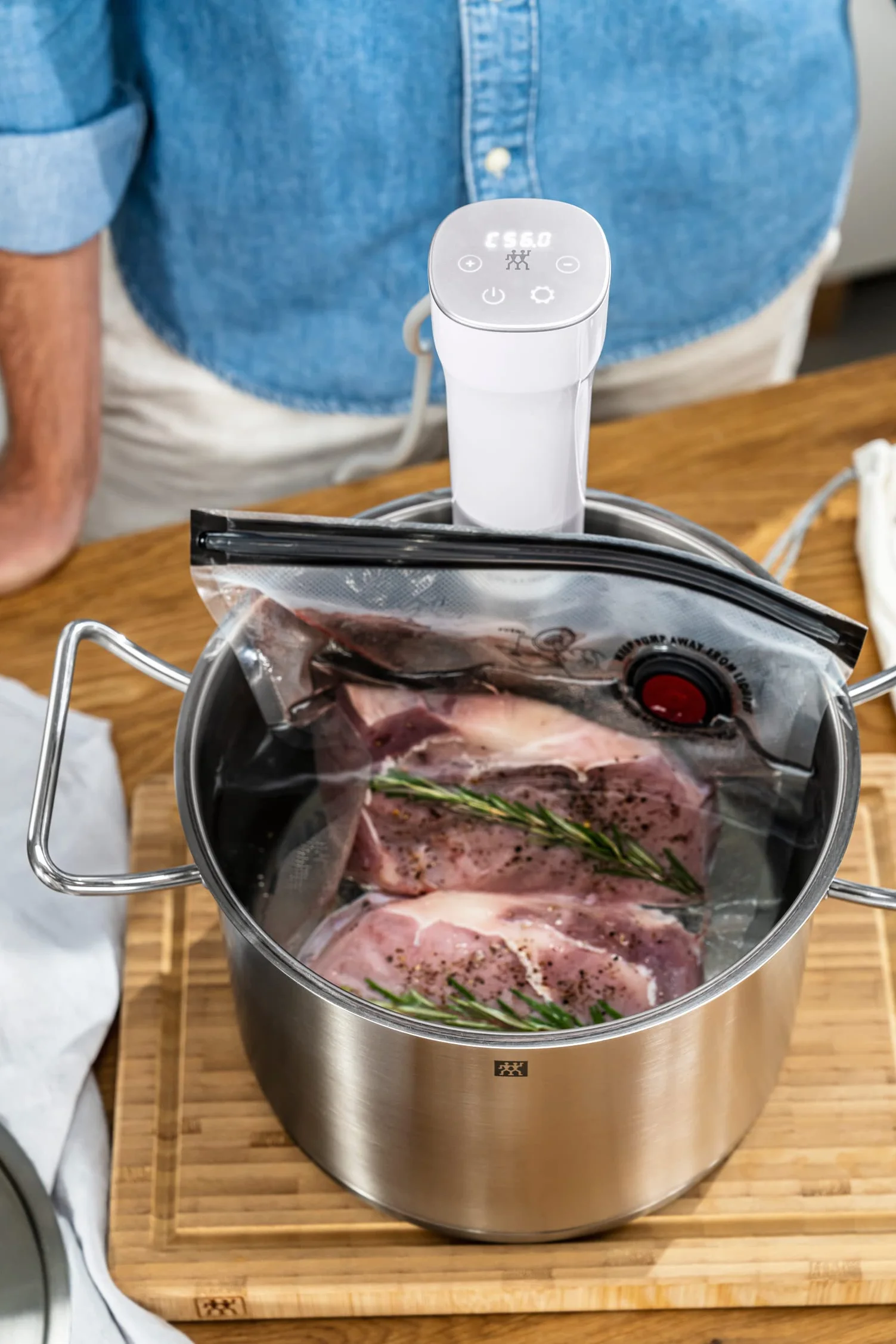 ZWILLING ENFINIGY Sous-vide stick, biały, z wyświetlaczem dotykowym