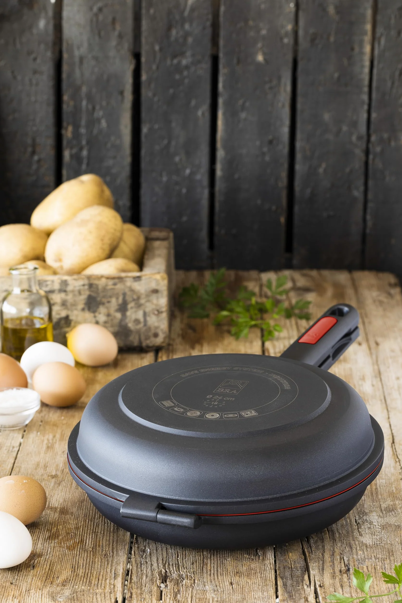 BRA Dupla Premiere Padella doppia per frittata in alluminio fuso 24 cm antiaderente a triplo strato senza PFOA